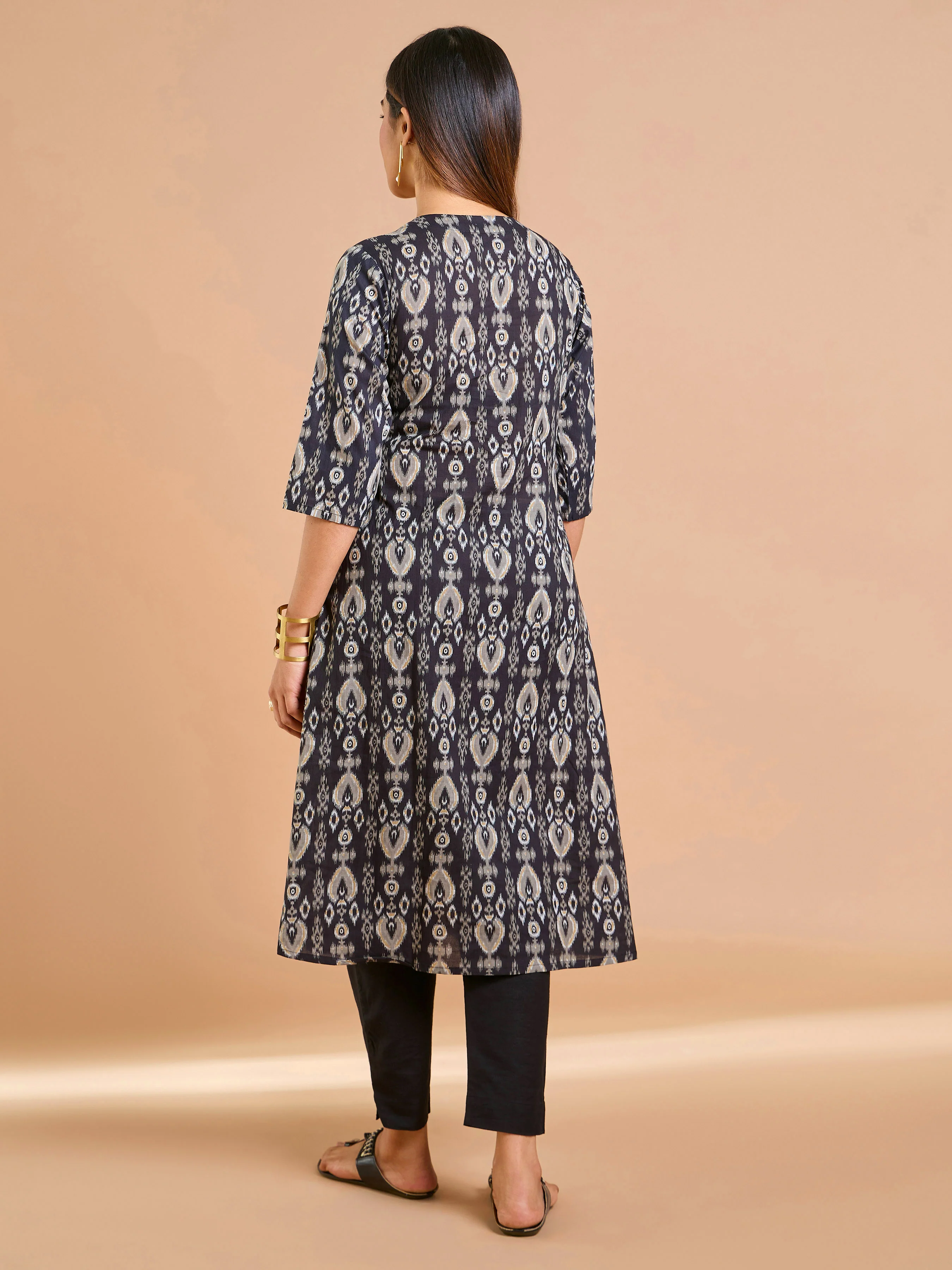 Black And White Pure Cotton Printed Kurti With Embroidery - Image 5
