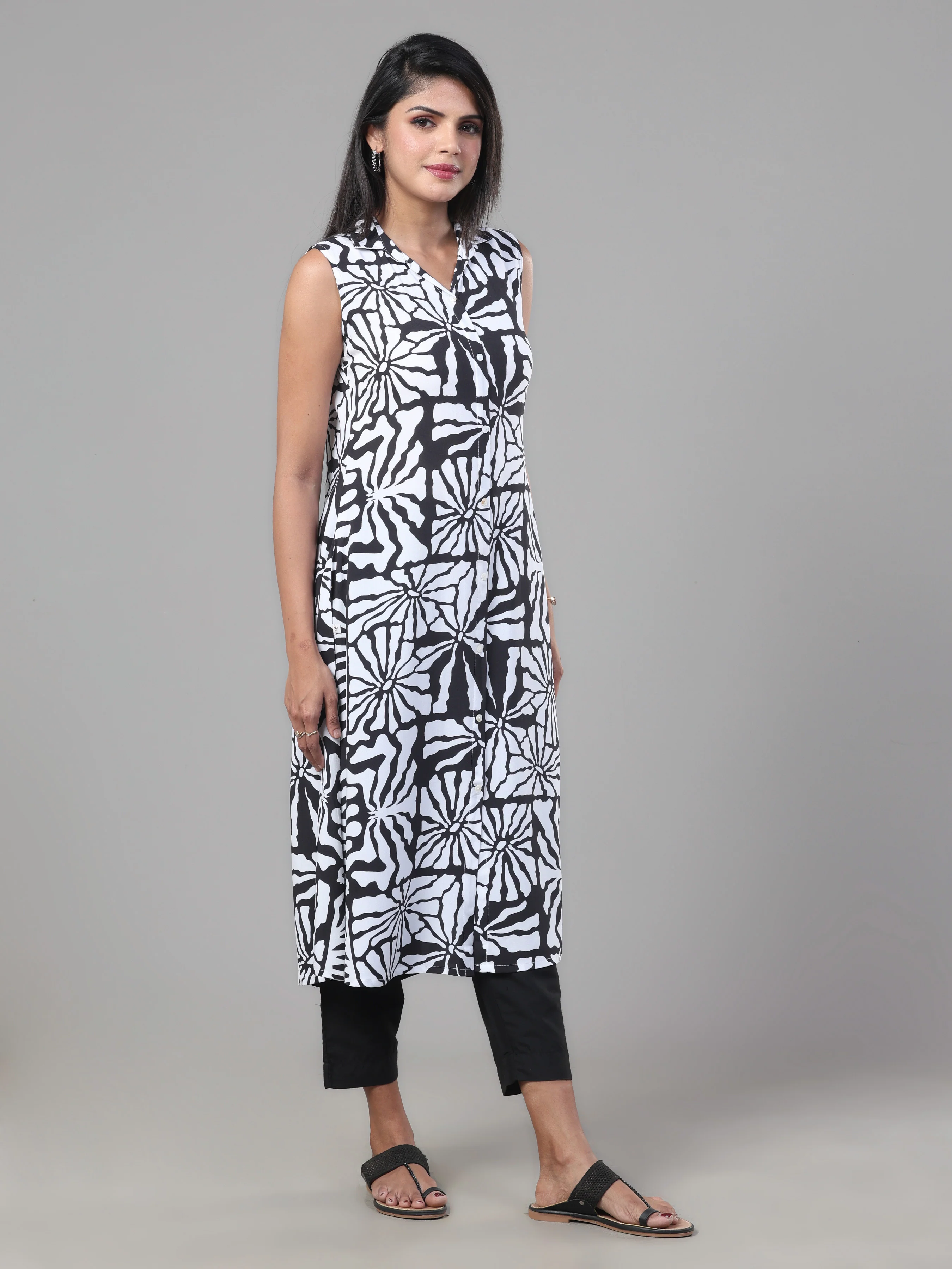 Black Pure Cotton Printed Kurti - Image 3