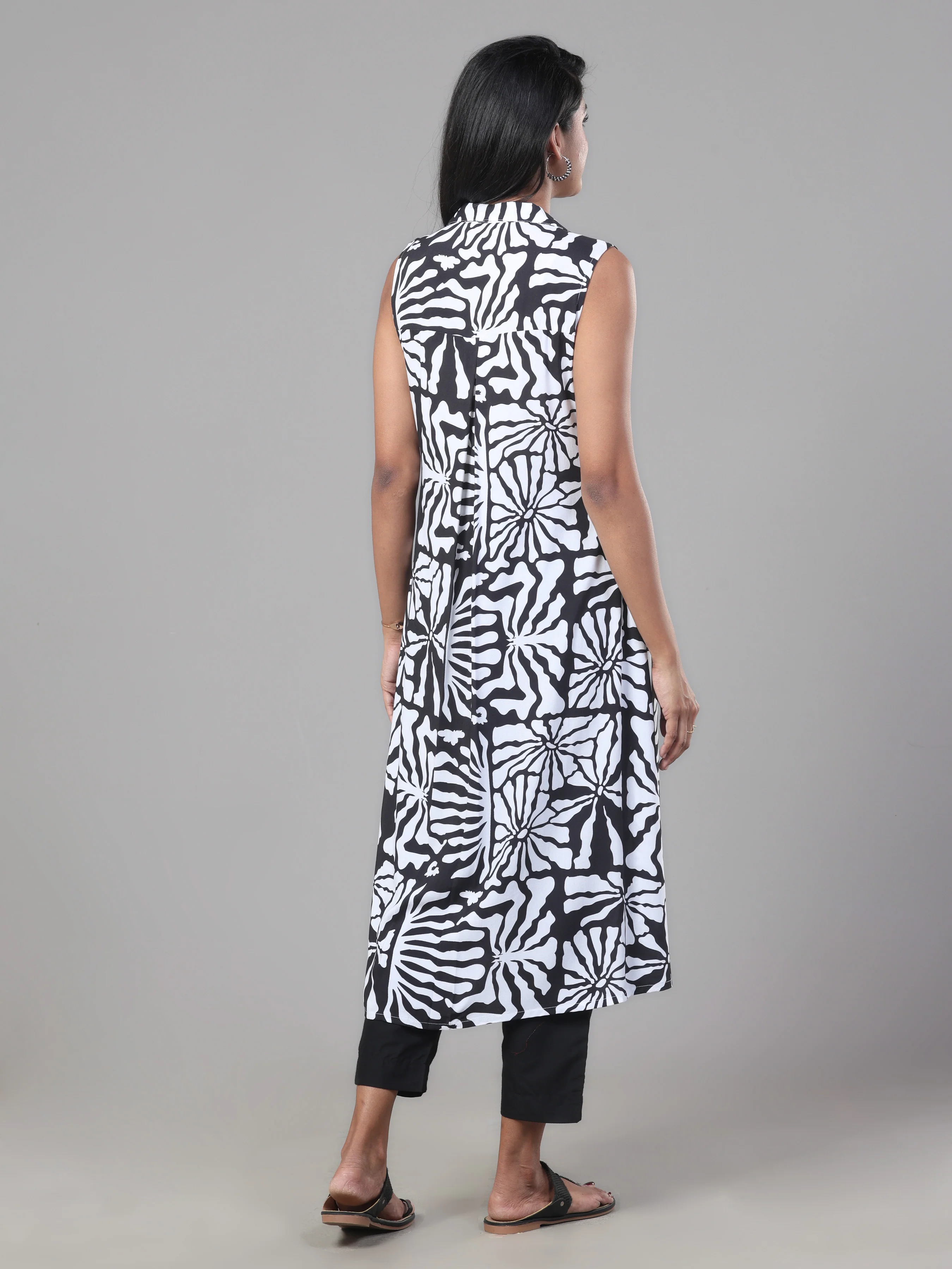 Black Pure Cotton Printed Kurti - Image 5