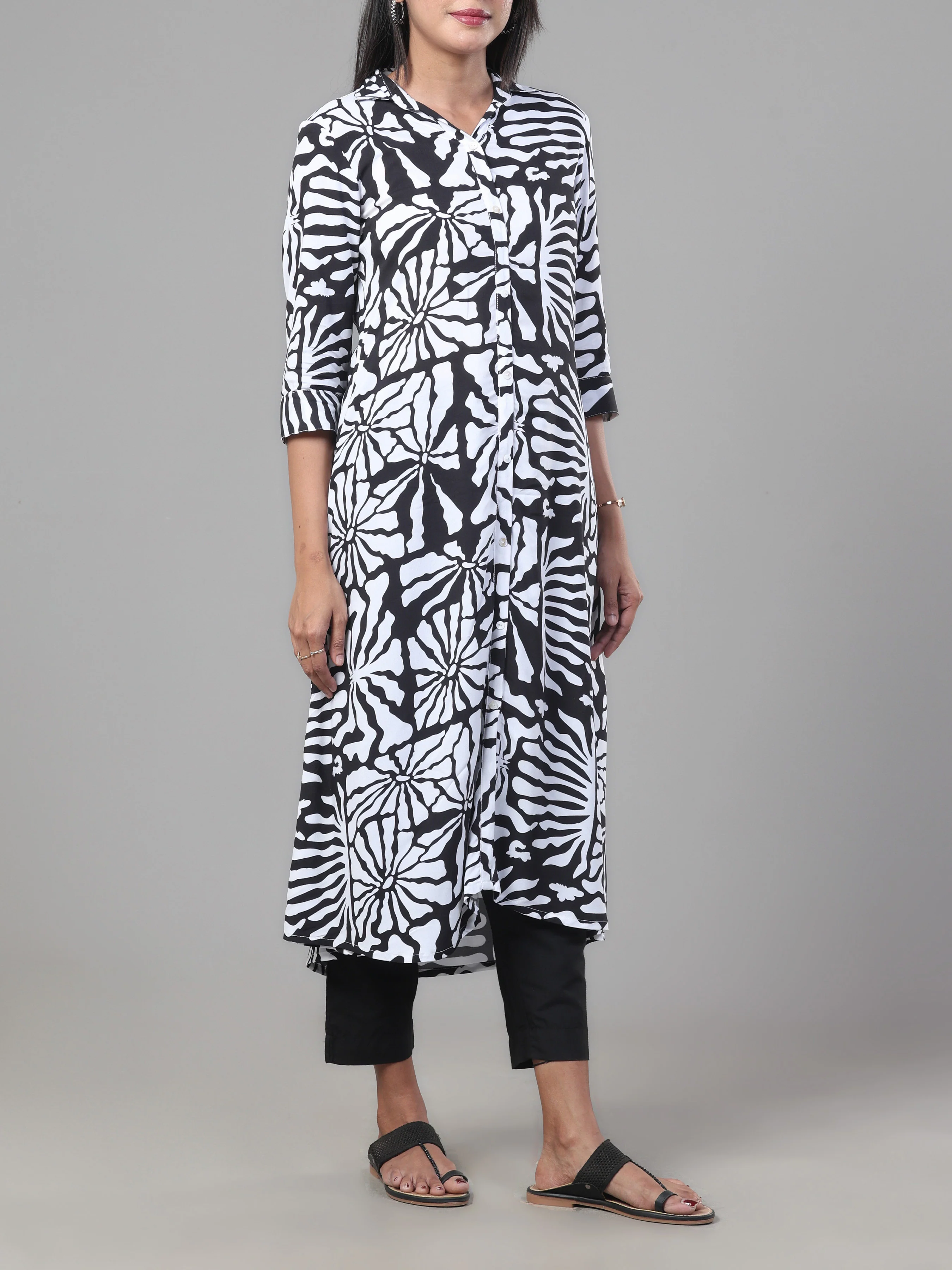 Black And White Viscose Printed Kurti - Image 3