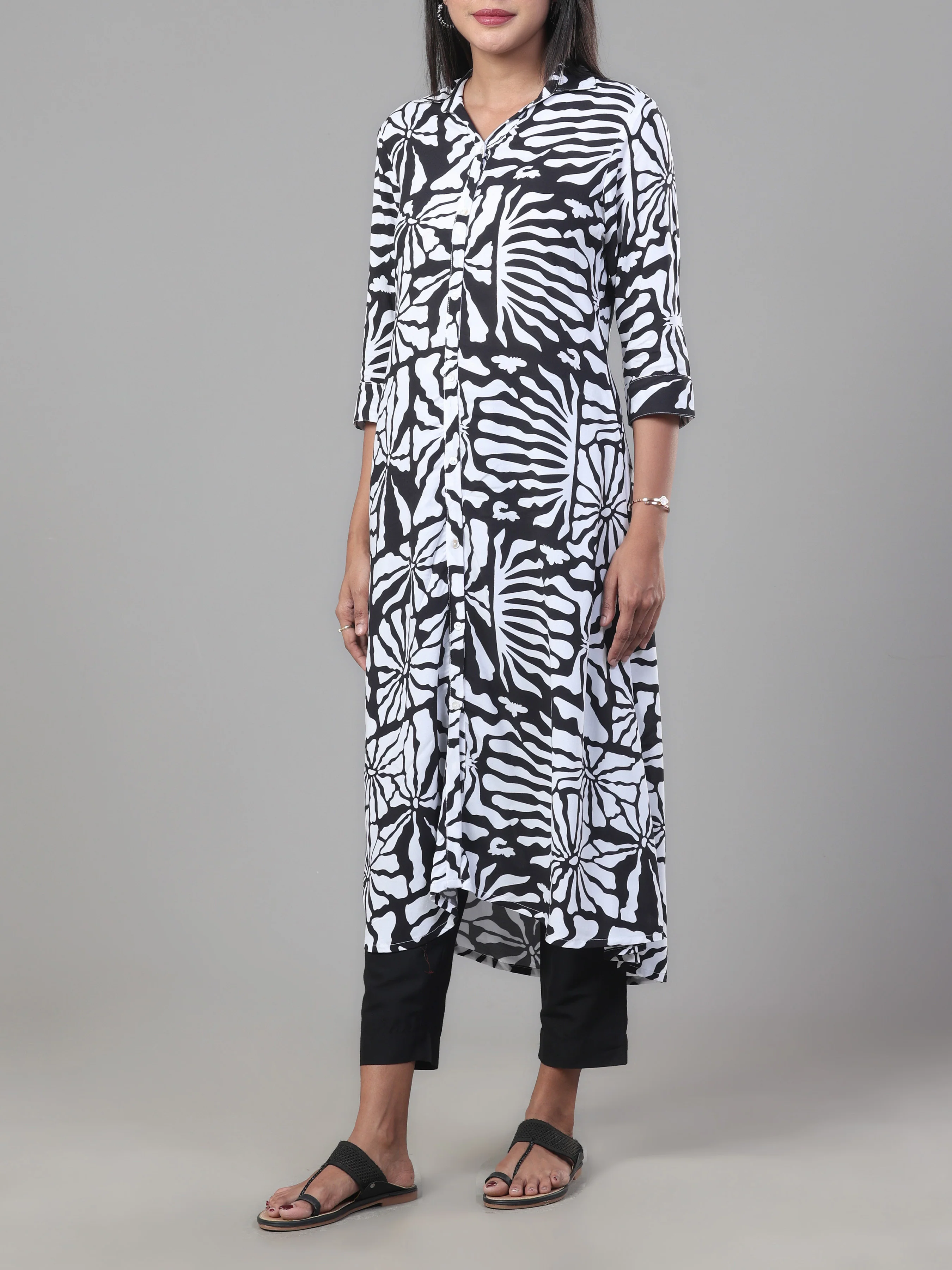 Black And White Viscose Printed Kurti - Image 4