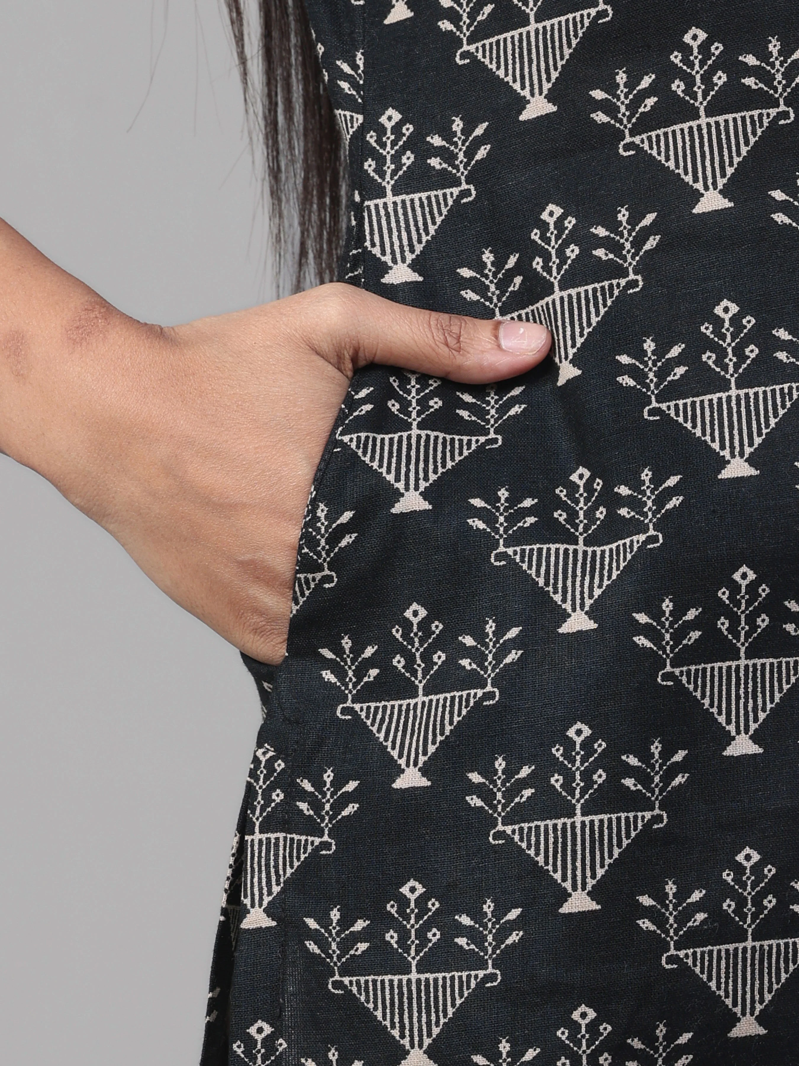 Black Cotton Flax Printed Kurti With Lace Detailing - Image 6