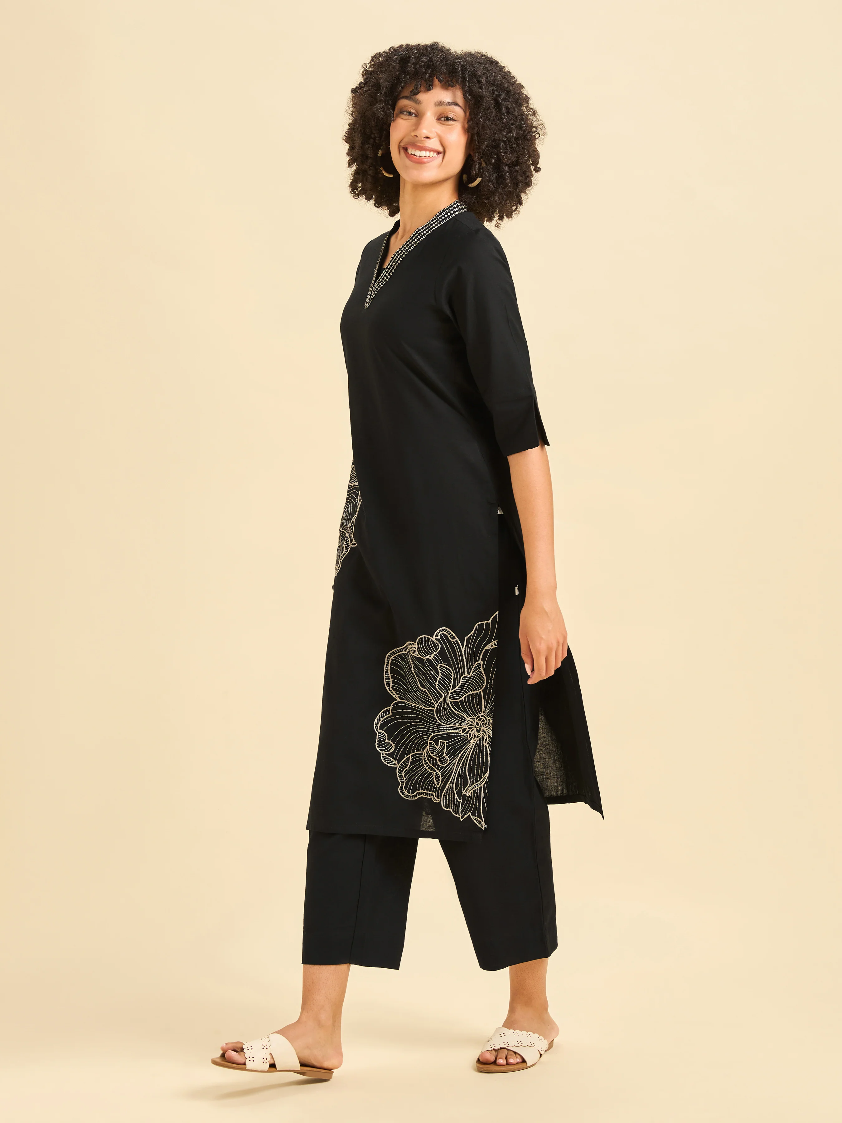 Black Cotton Flax Slit Kurti Set With Embroidery - Image 4