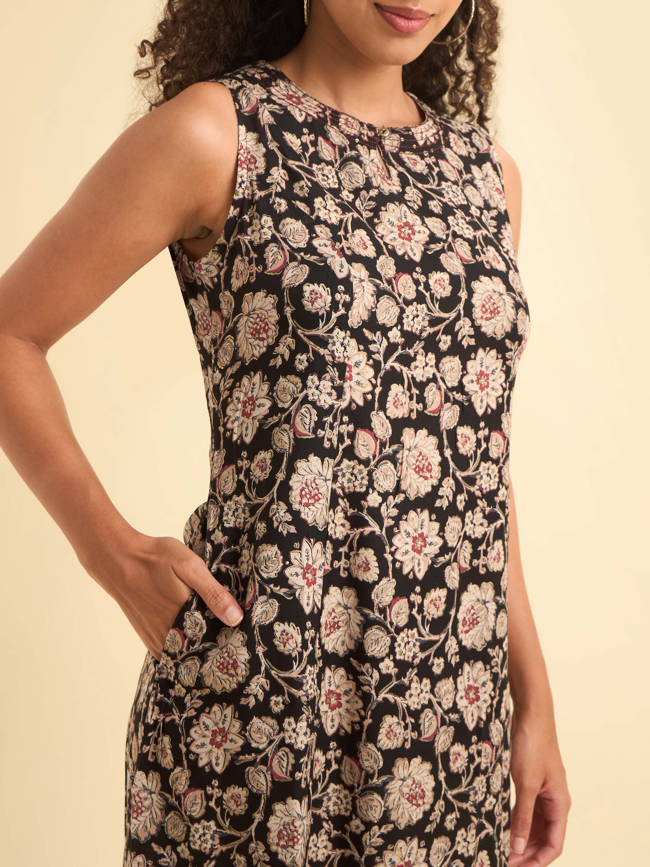 Black Multi Colour Viscose Print Flared Kurti Set With Princesscut And Sequins Work - Image 2