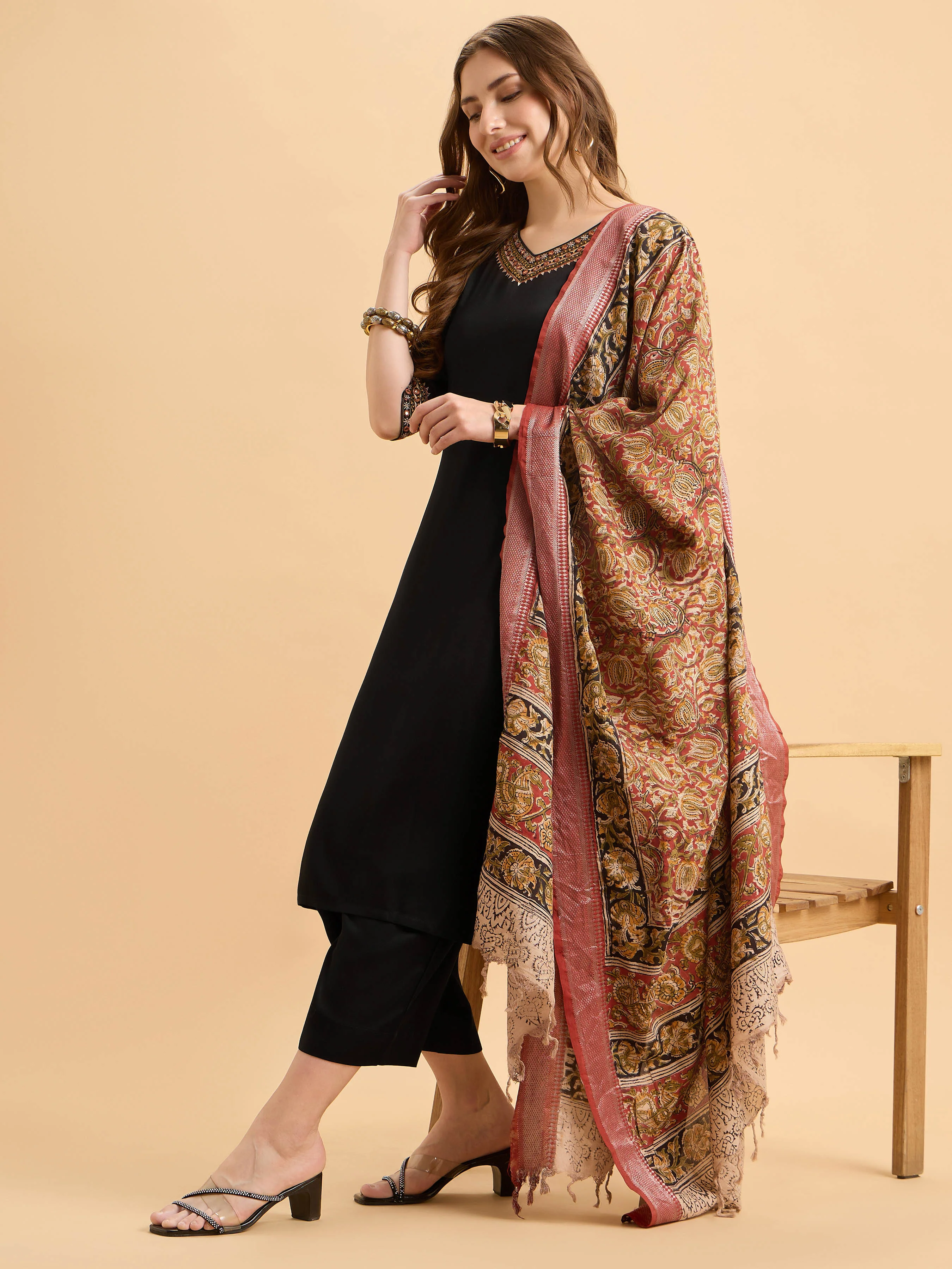 Black Viscose Kurti Set With Kalamkari Dupatta - Image 3