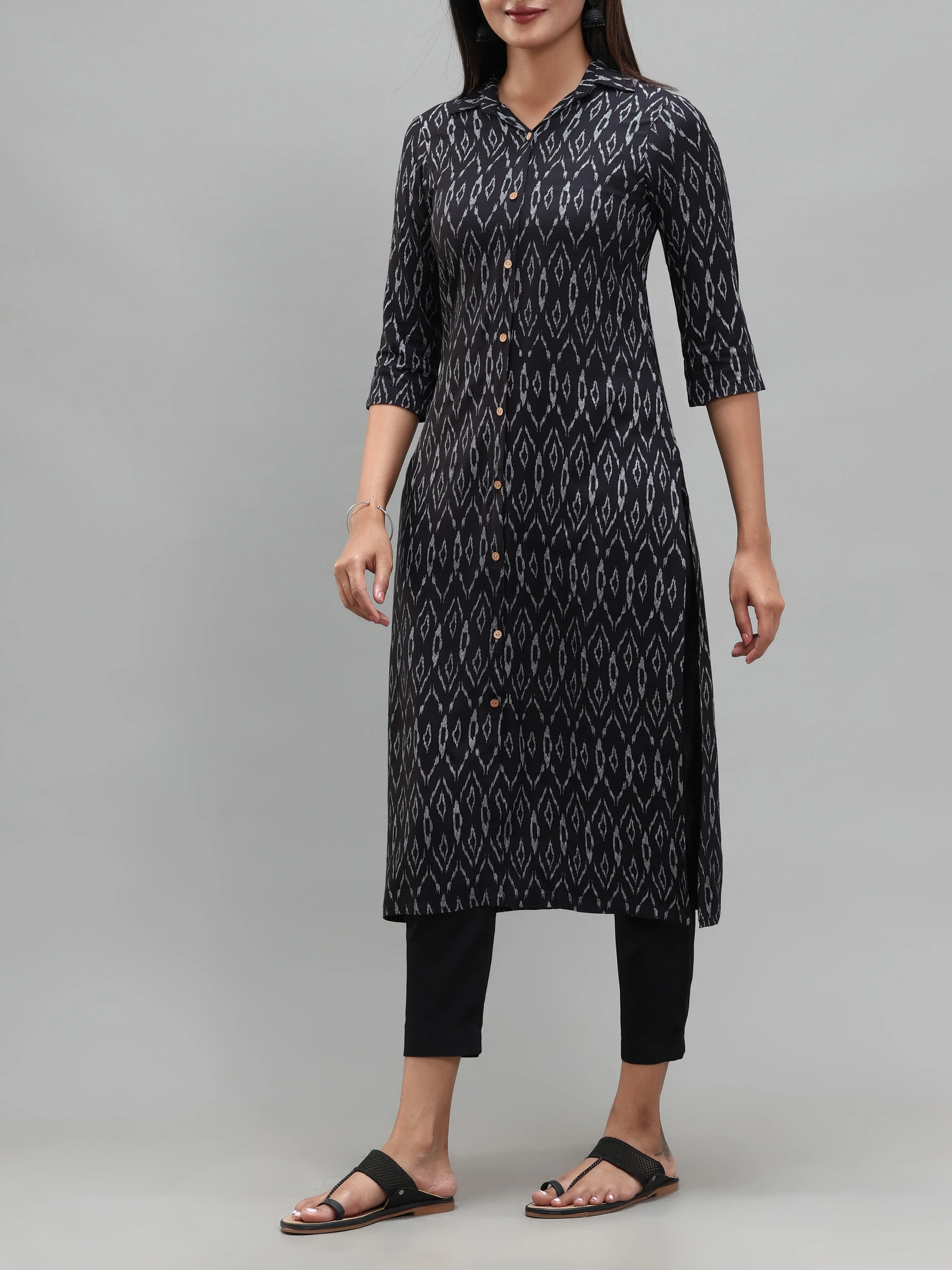 Black Viscose Printed Kurti With Button Placket - Image 4