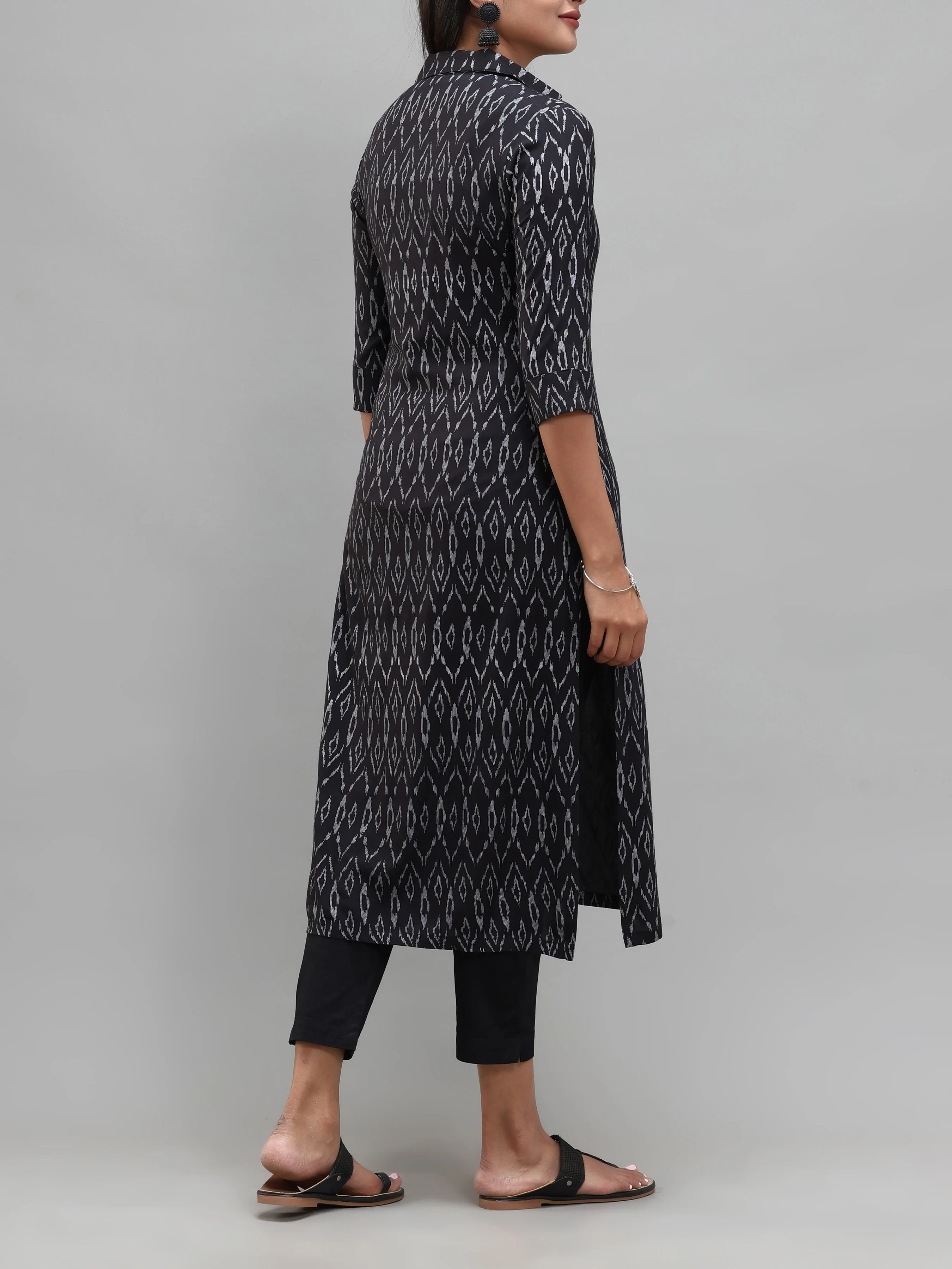 Black Viscose Printed Kurti With Button Placket - Image 5