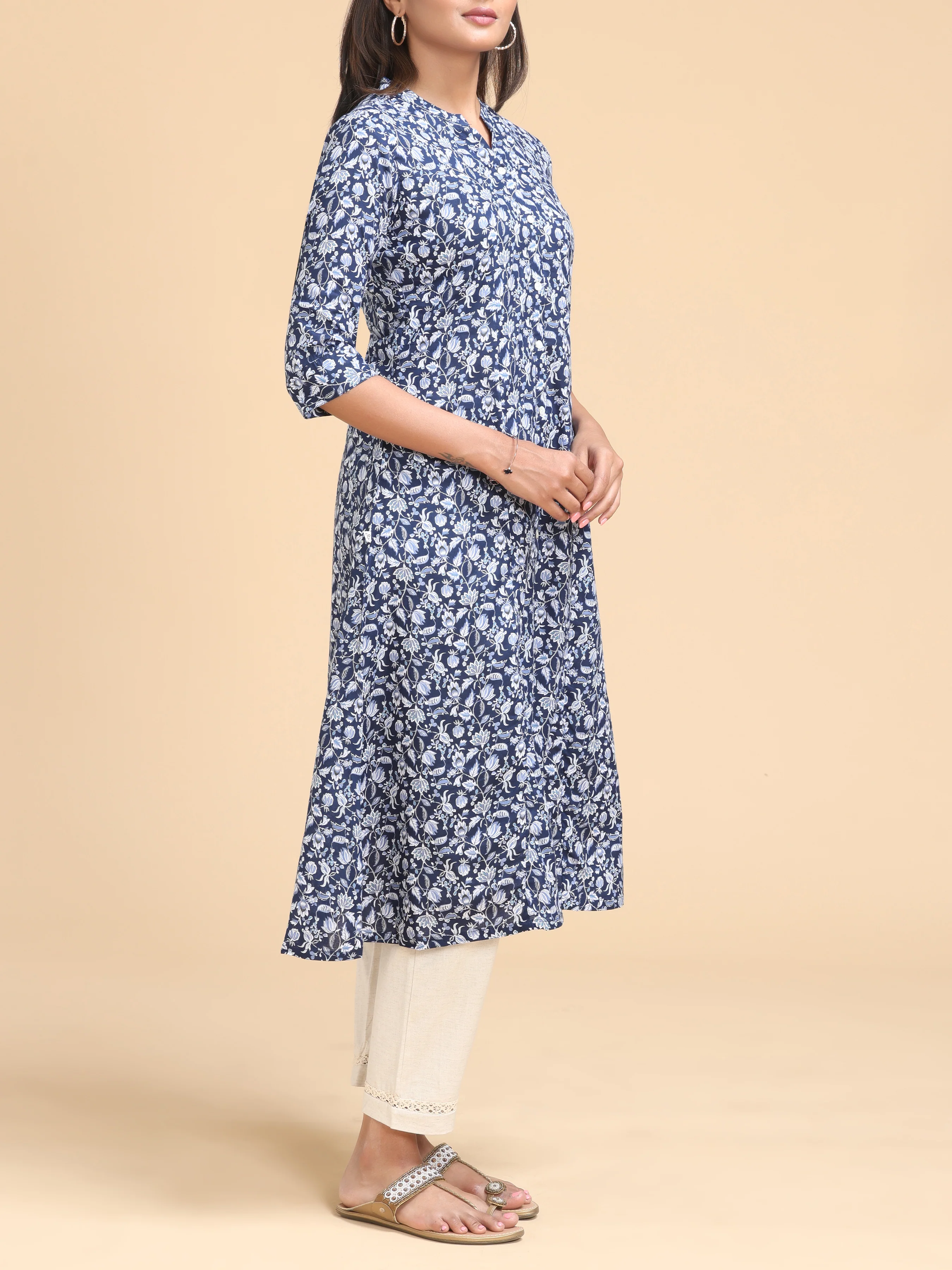 Blue Viscose Kurti With Floral Print - Image 3