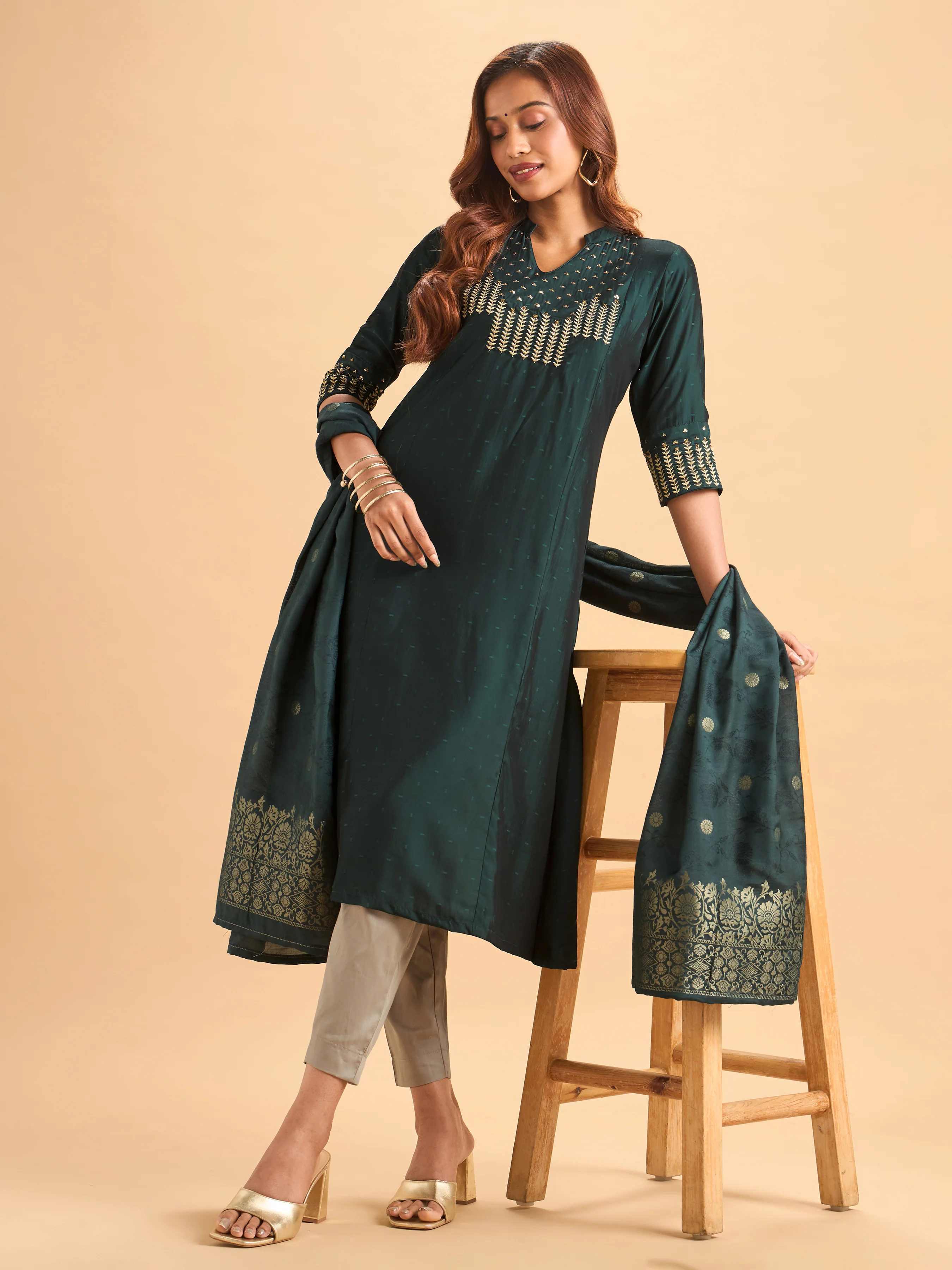 Bottle Green Viscose Blend Kurti Set With Dupatta And Handwork Embroidery - Image 3