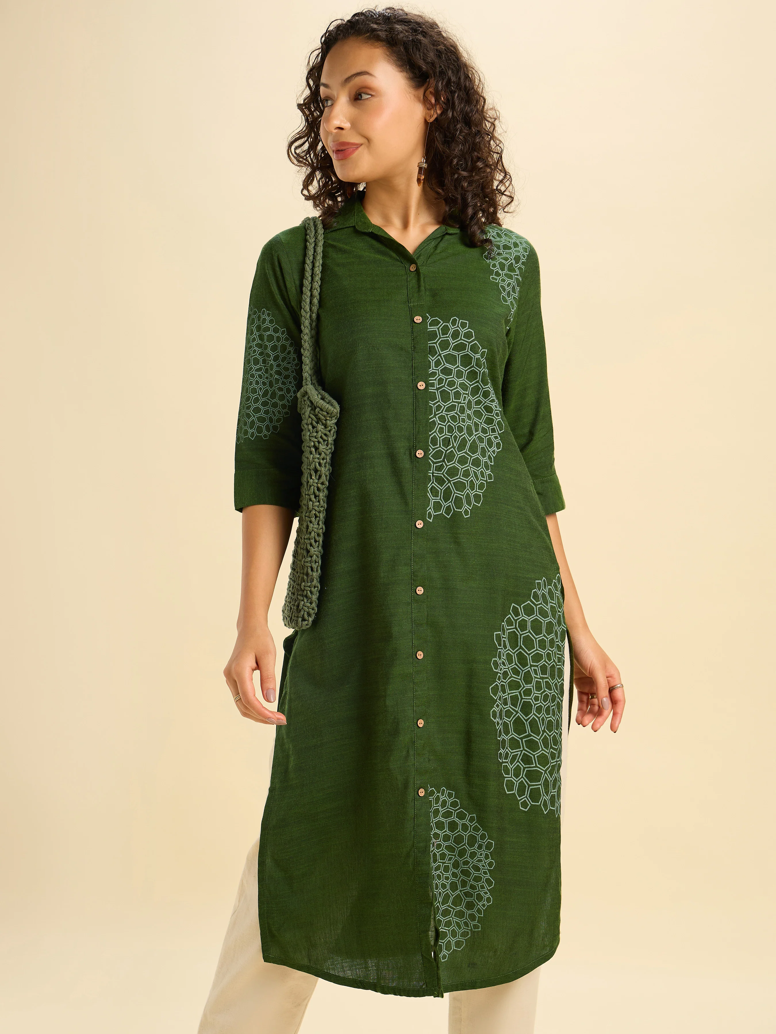 Green Cotton Viscose Slitted Kurti With Placement Print - Image 5