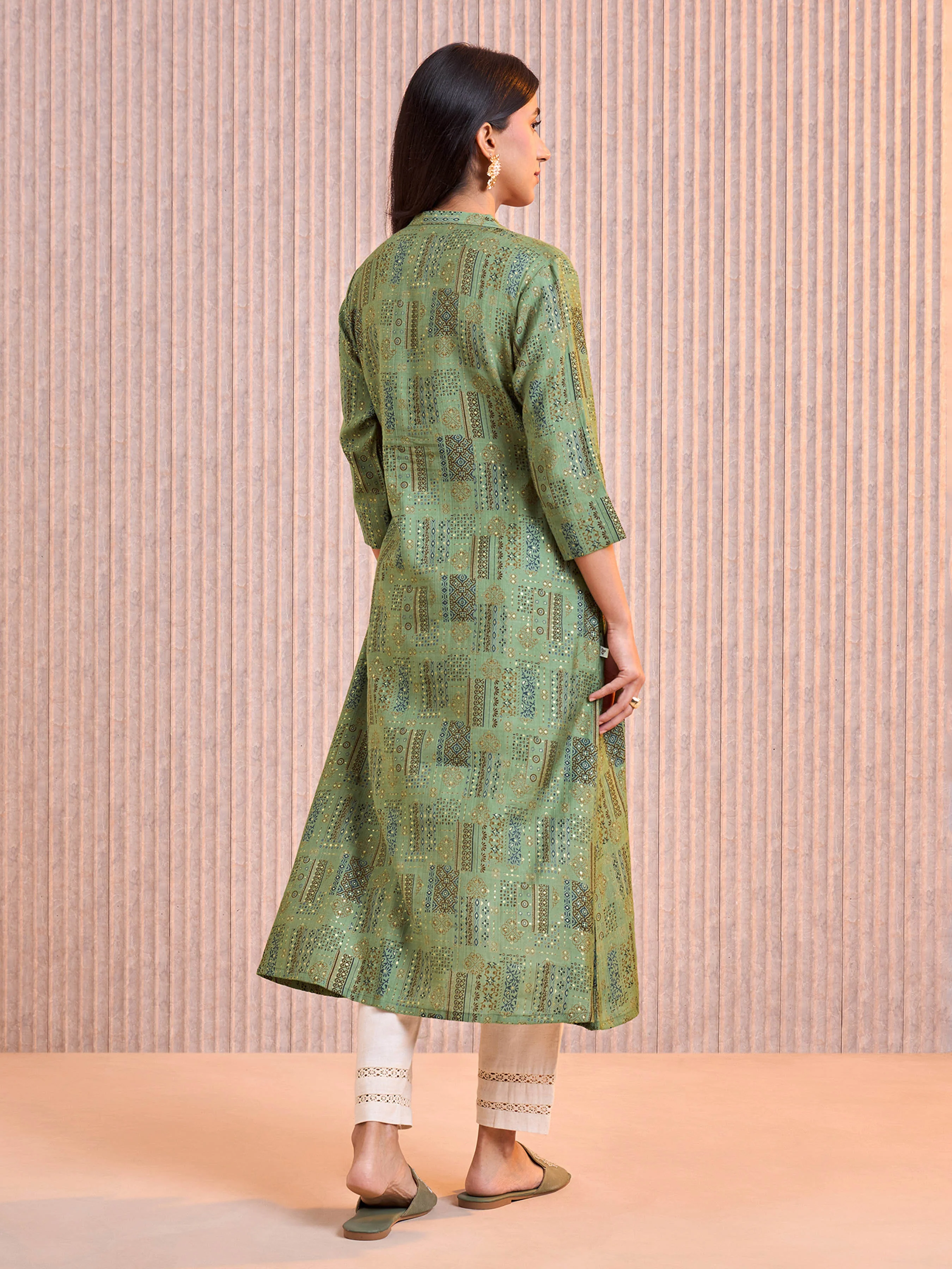 Green Viscose Blend Printed Kurti - Image 5