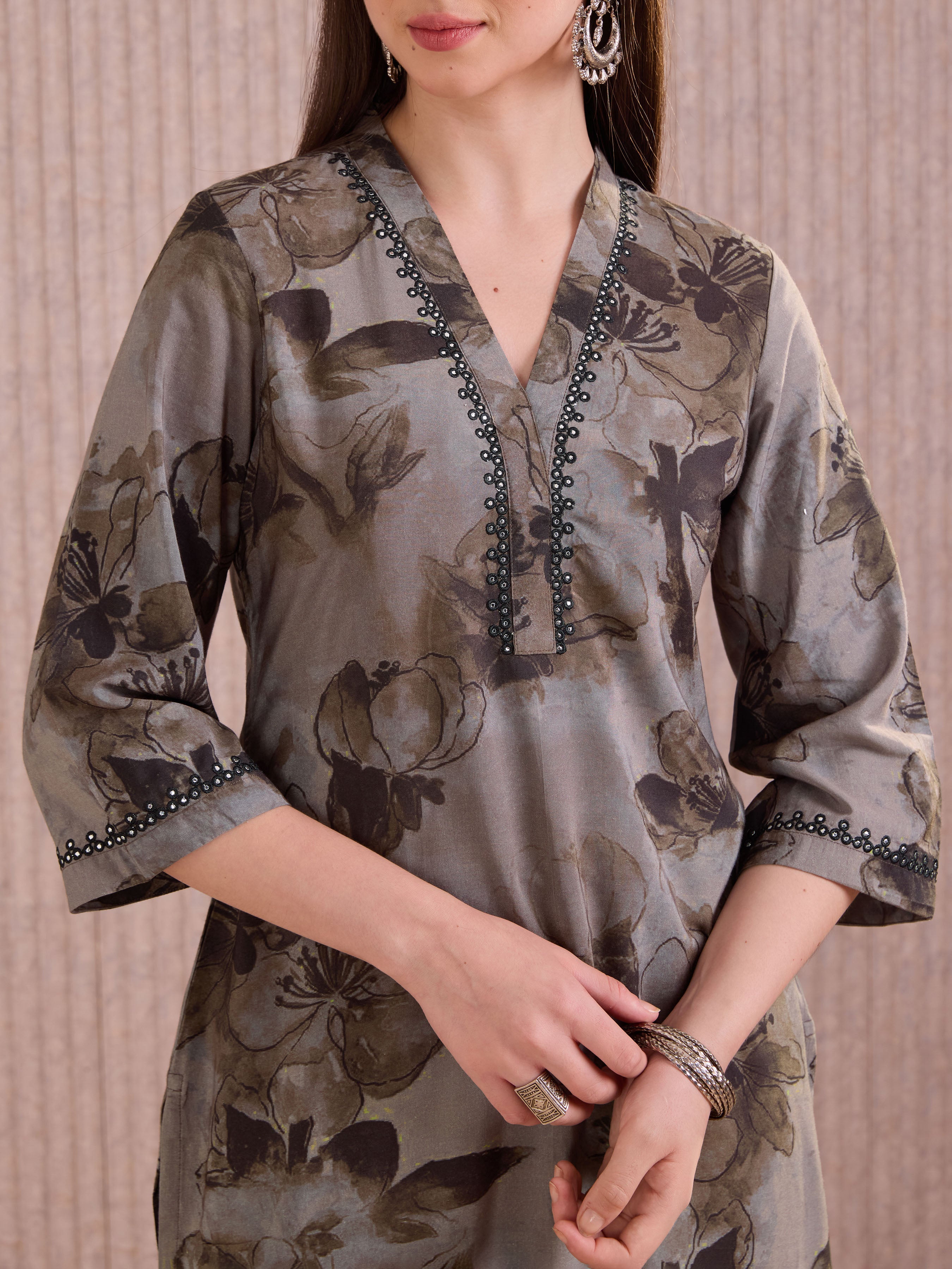 Grey Viscose Blend Printed Kurti With Mirror Work - Image 2