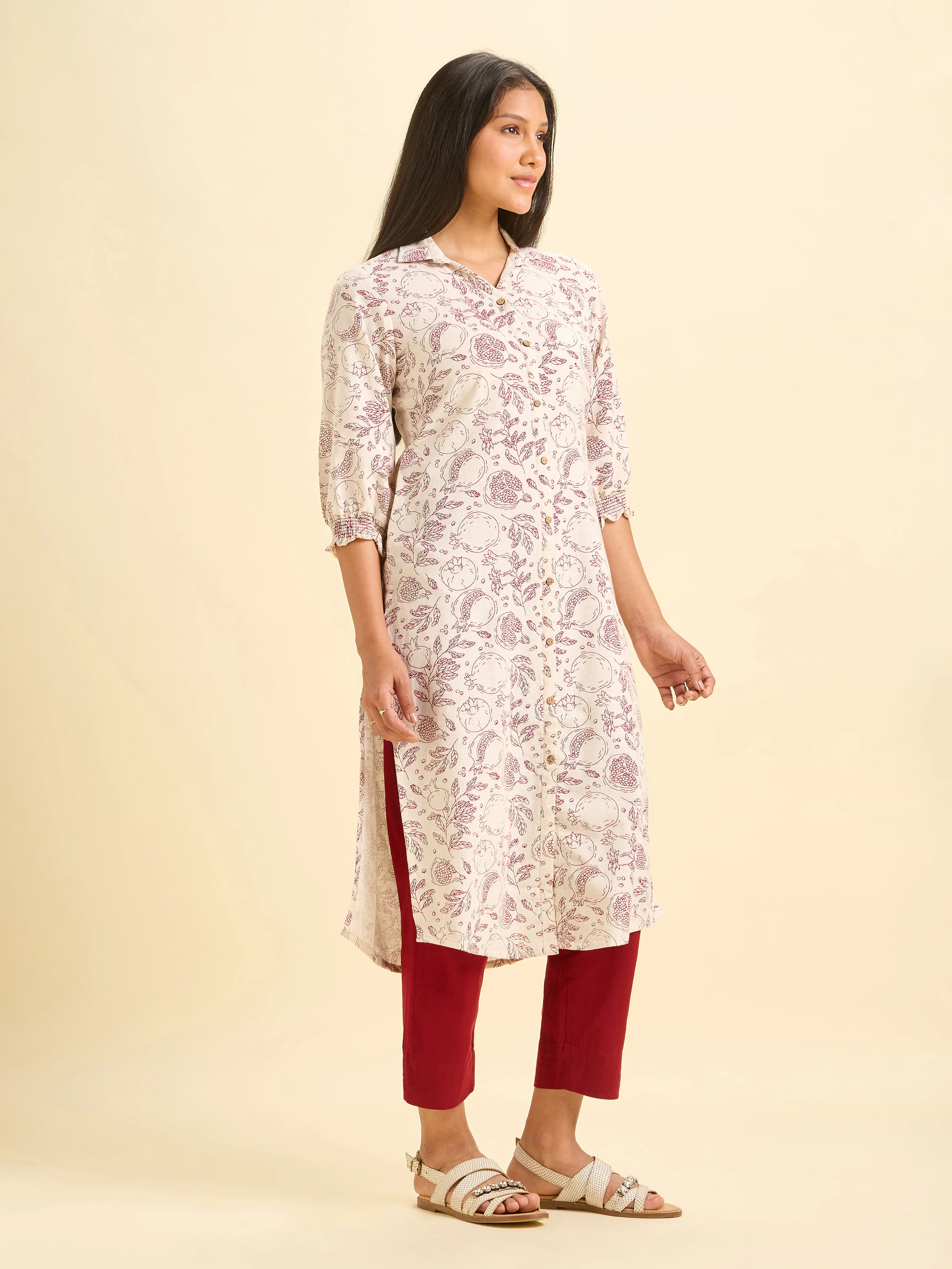 Ivory Cotton Flax Slub Printed Kurti With Samocked Sleeve Cuff - Image 4