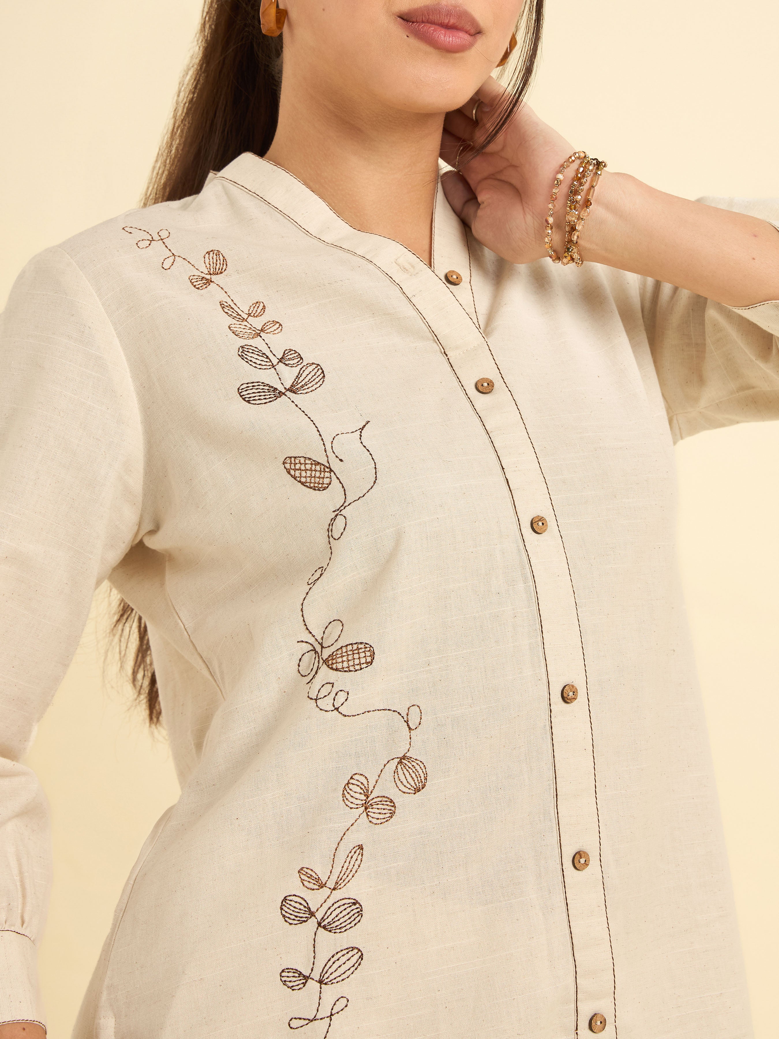 Ivory Cotton Flax Slub Tunic Set With Parallel Pant And Embroidery - Image 2