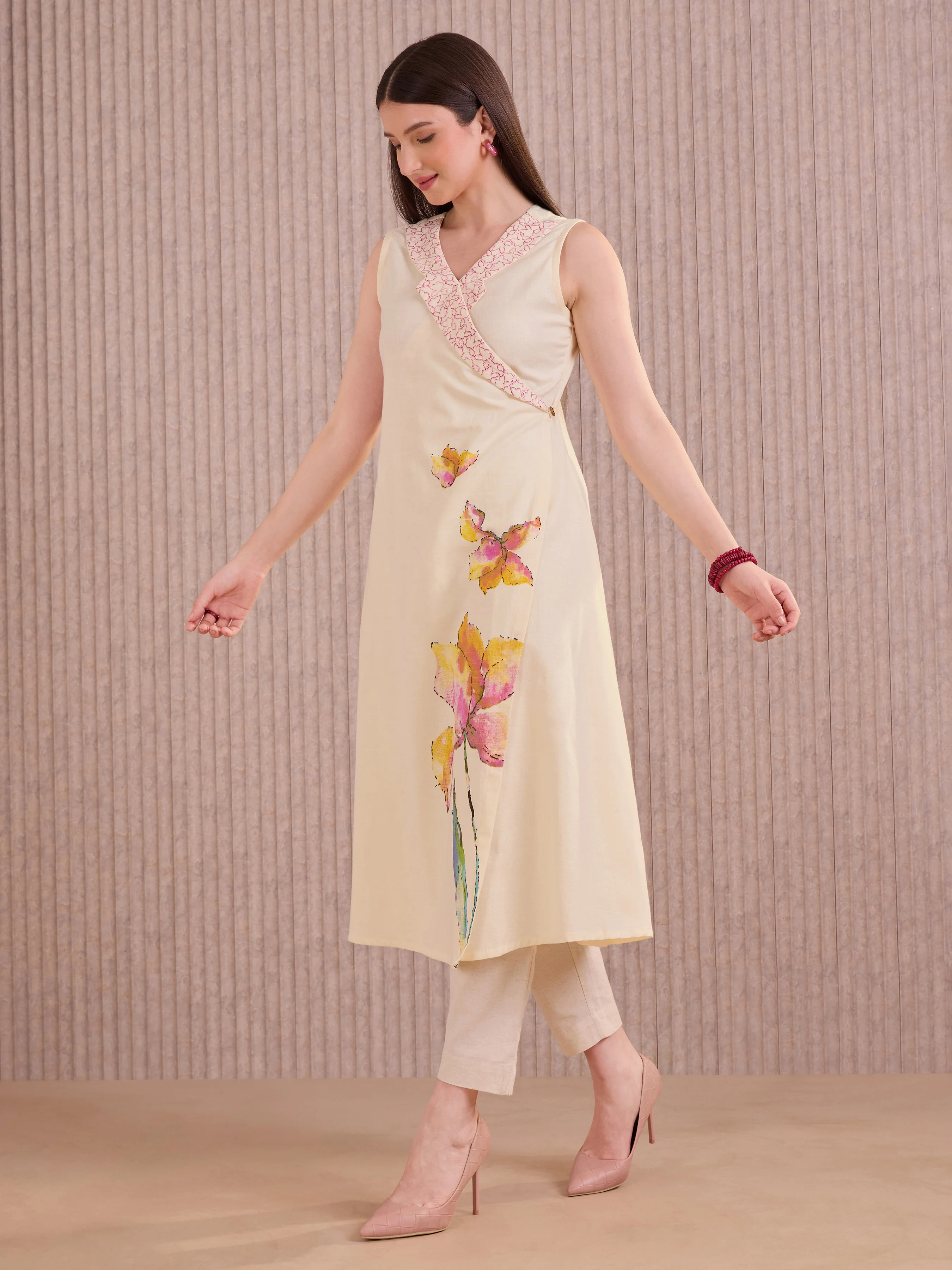 Ivory Cotton Slub Ankrakha Kurti With Print And Embroidery - Image 5