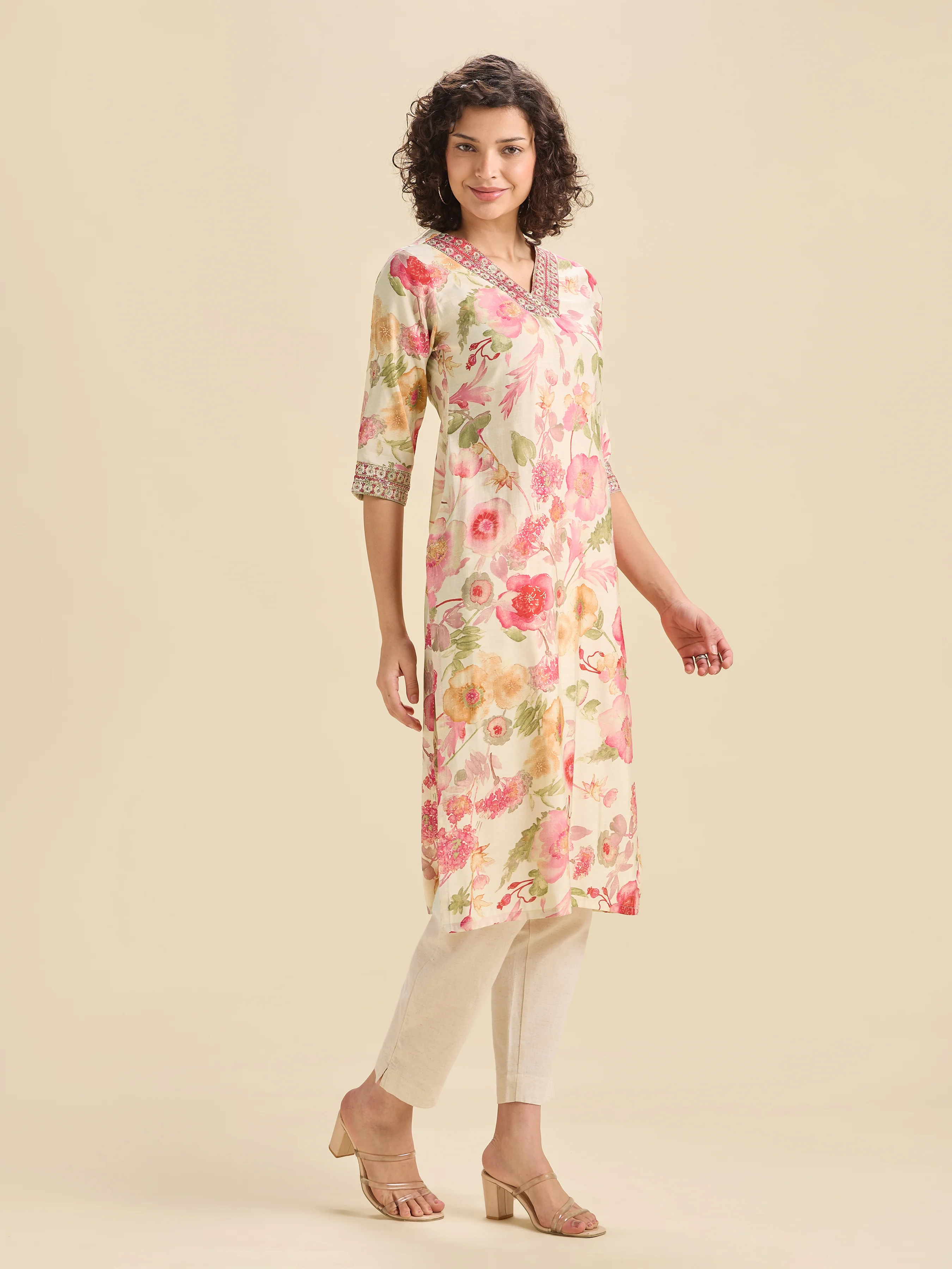 Ivory Modal Chanderi Printed Slited Kurti With Sequins Embroidery - Image 4