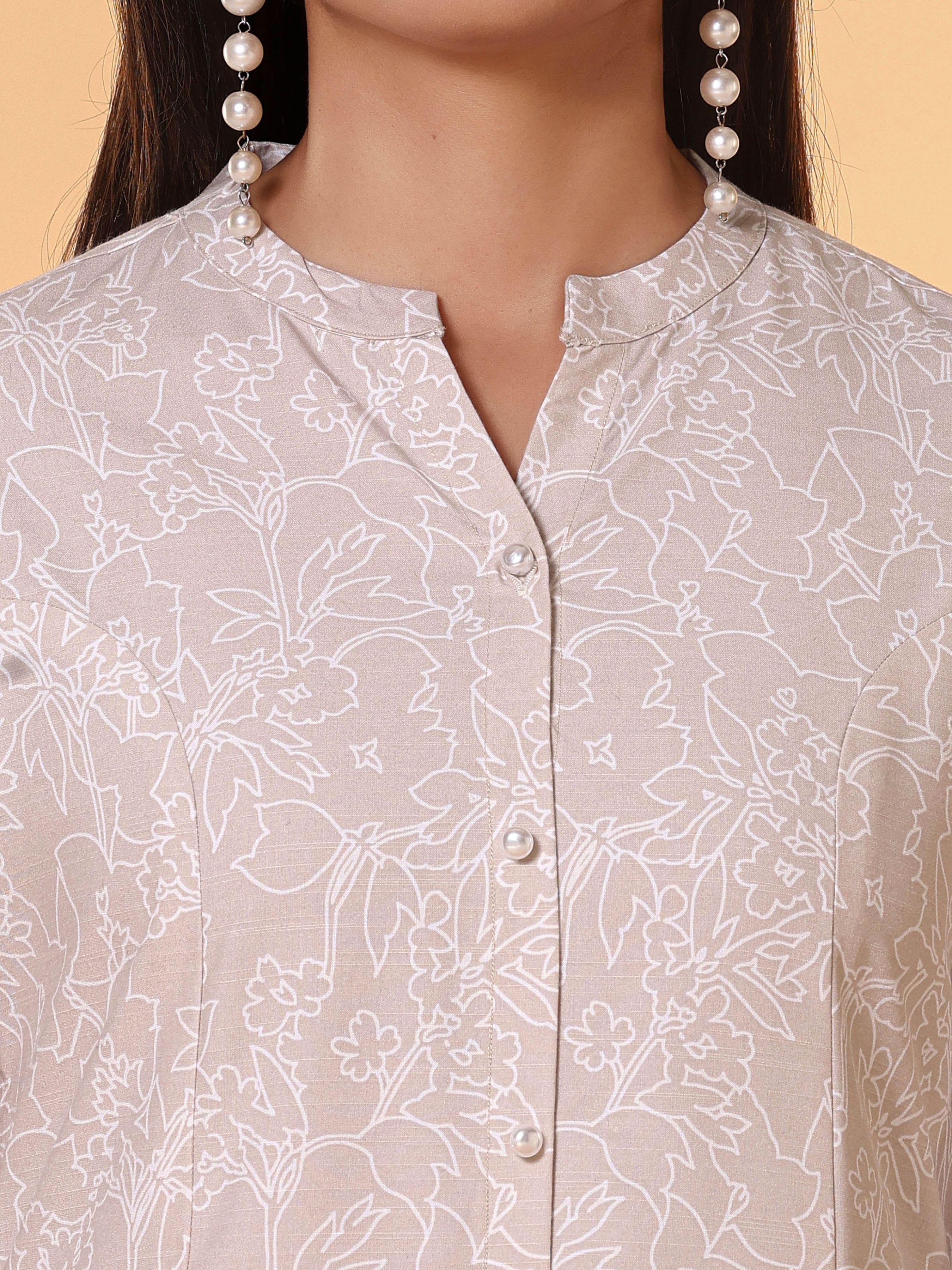 Ivory Modal Slub Printed Kurti With Button Placket - Image 2