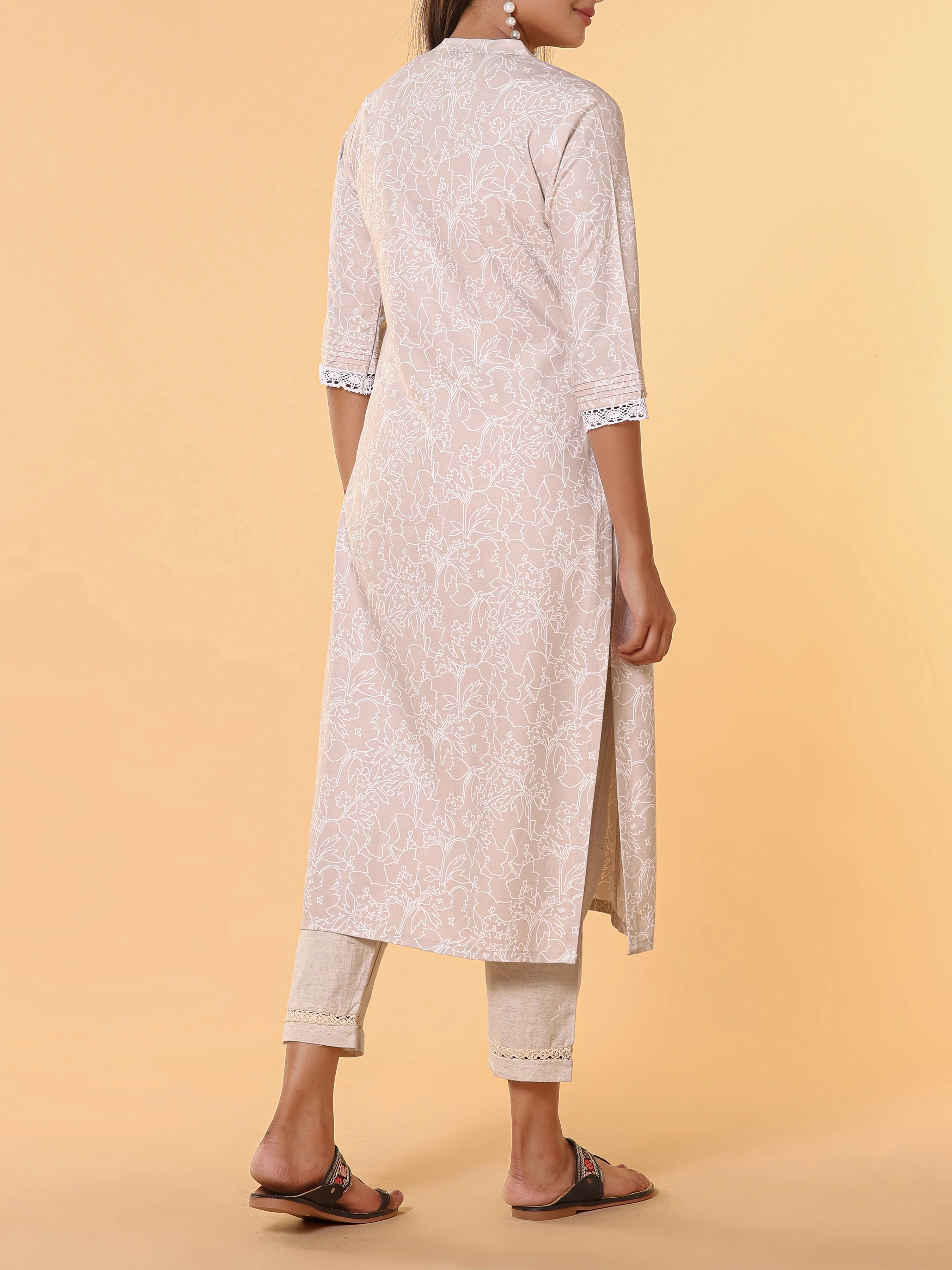 Ivory Modal Slub Printed Kurti With Button Placket - Image 5