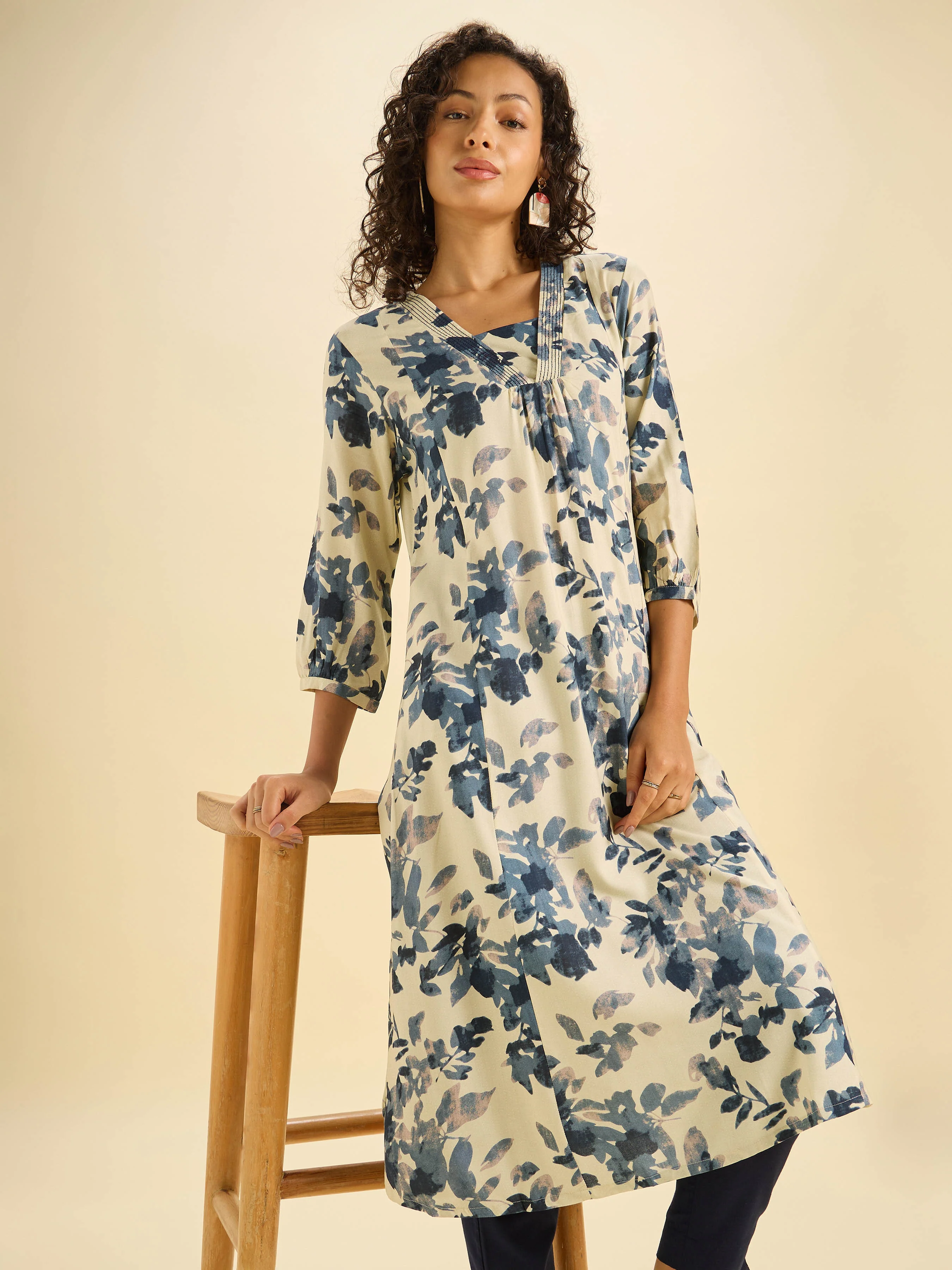 Ivory Viscose Printed Flared Kurti With Box Pleat - Image 2