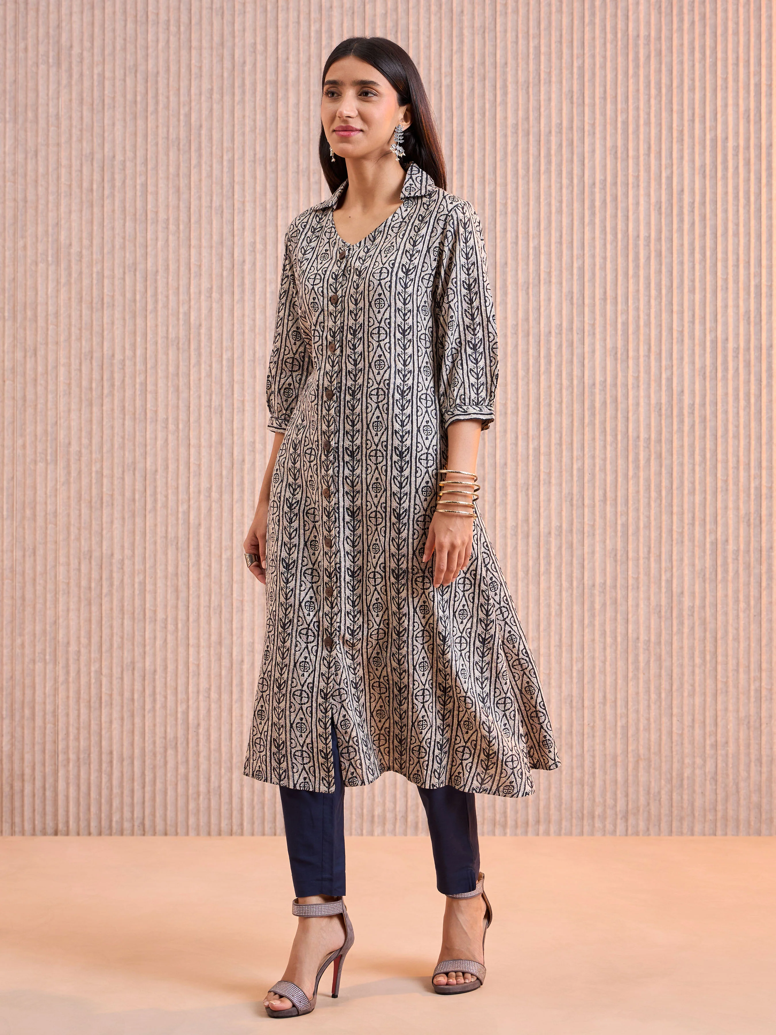 Light Grey Cotton Printed Flared Kurti - Image 4