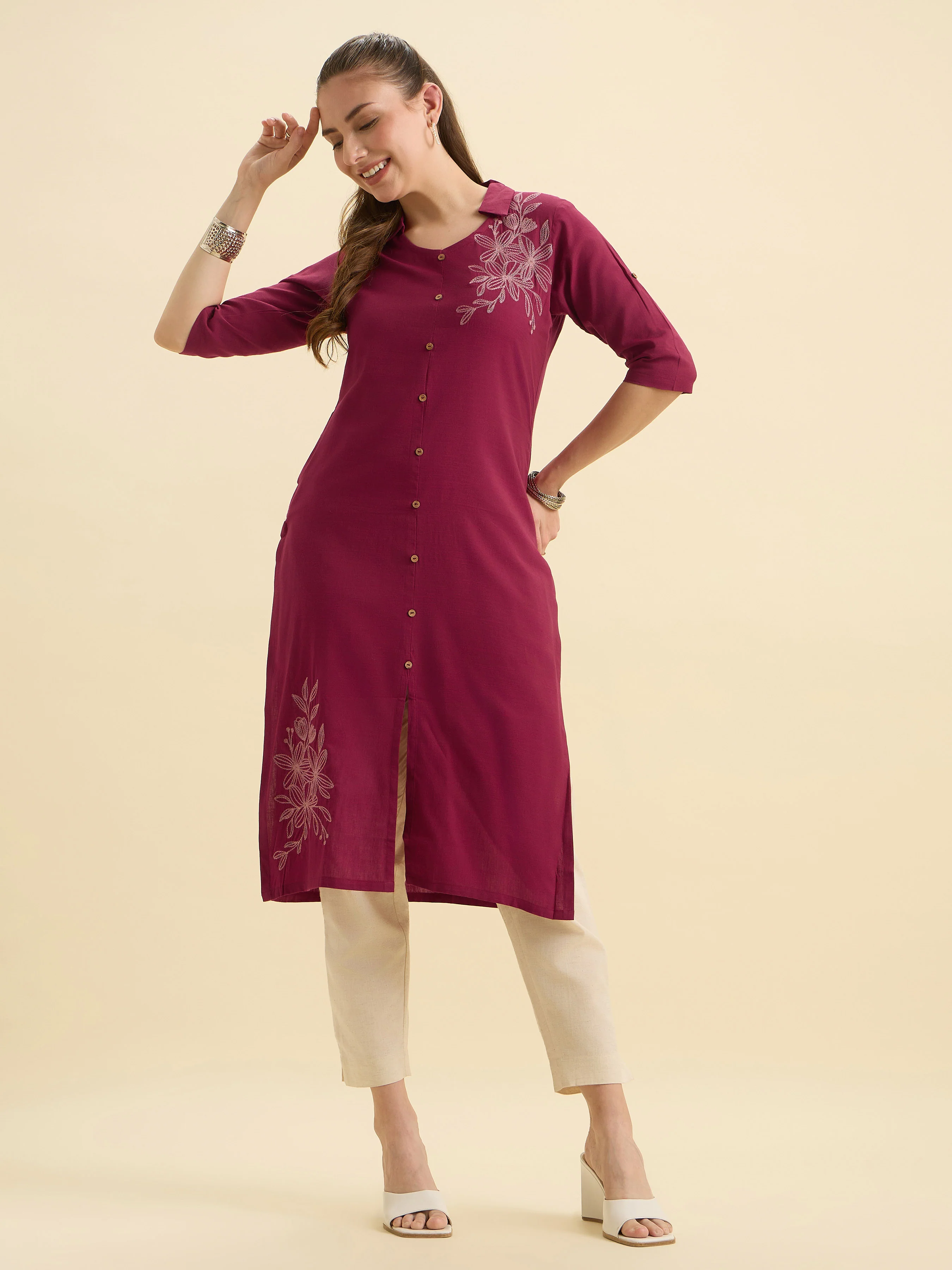 Magenta Cotton Blend Plain Slitted Kurti With Embroidery - Image 5