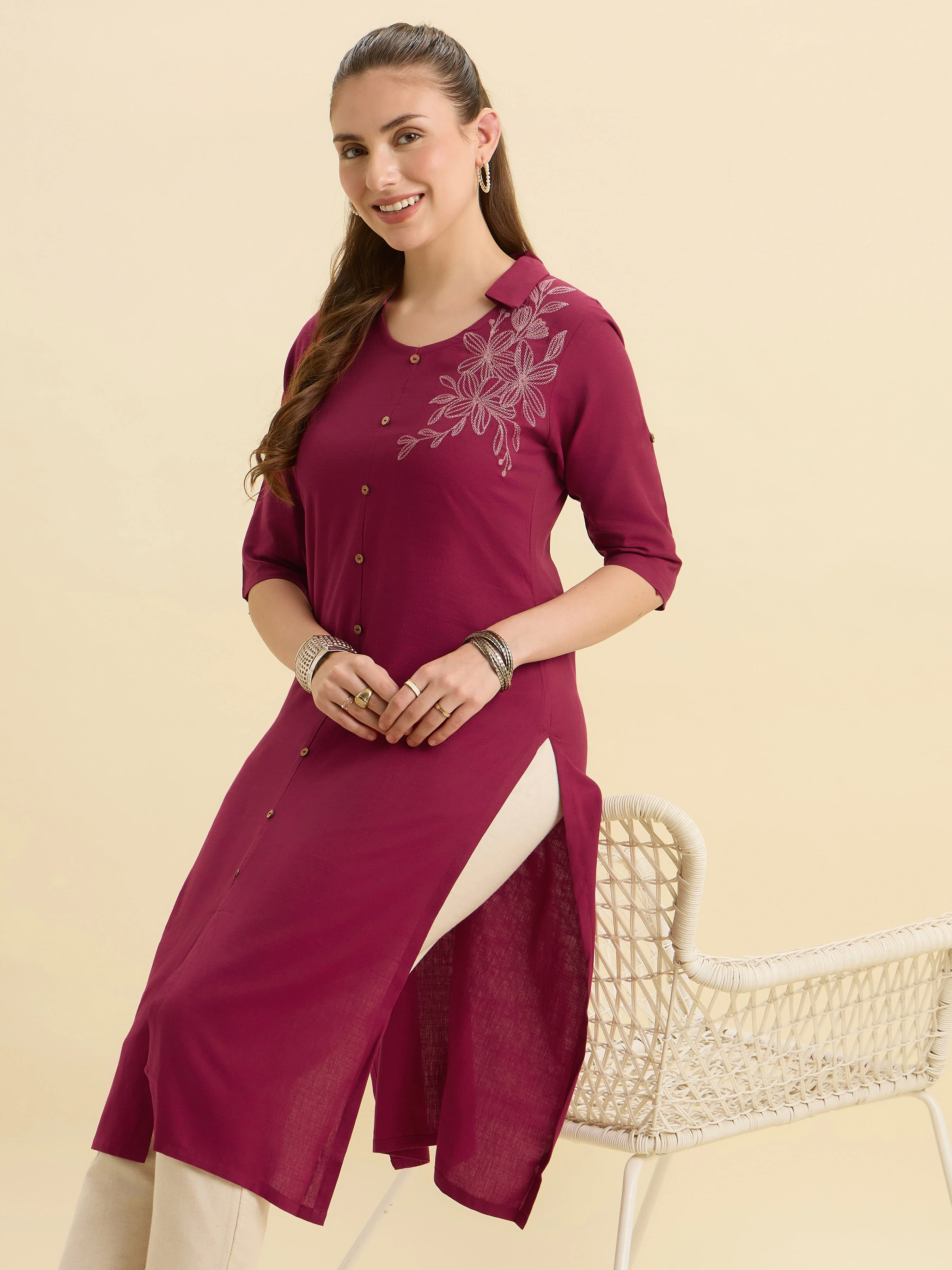 Magenta Cotton Blend Plain Slitted Kurti With Embroidery - Image 6