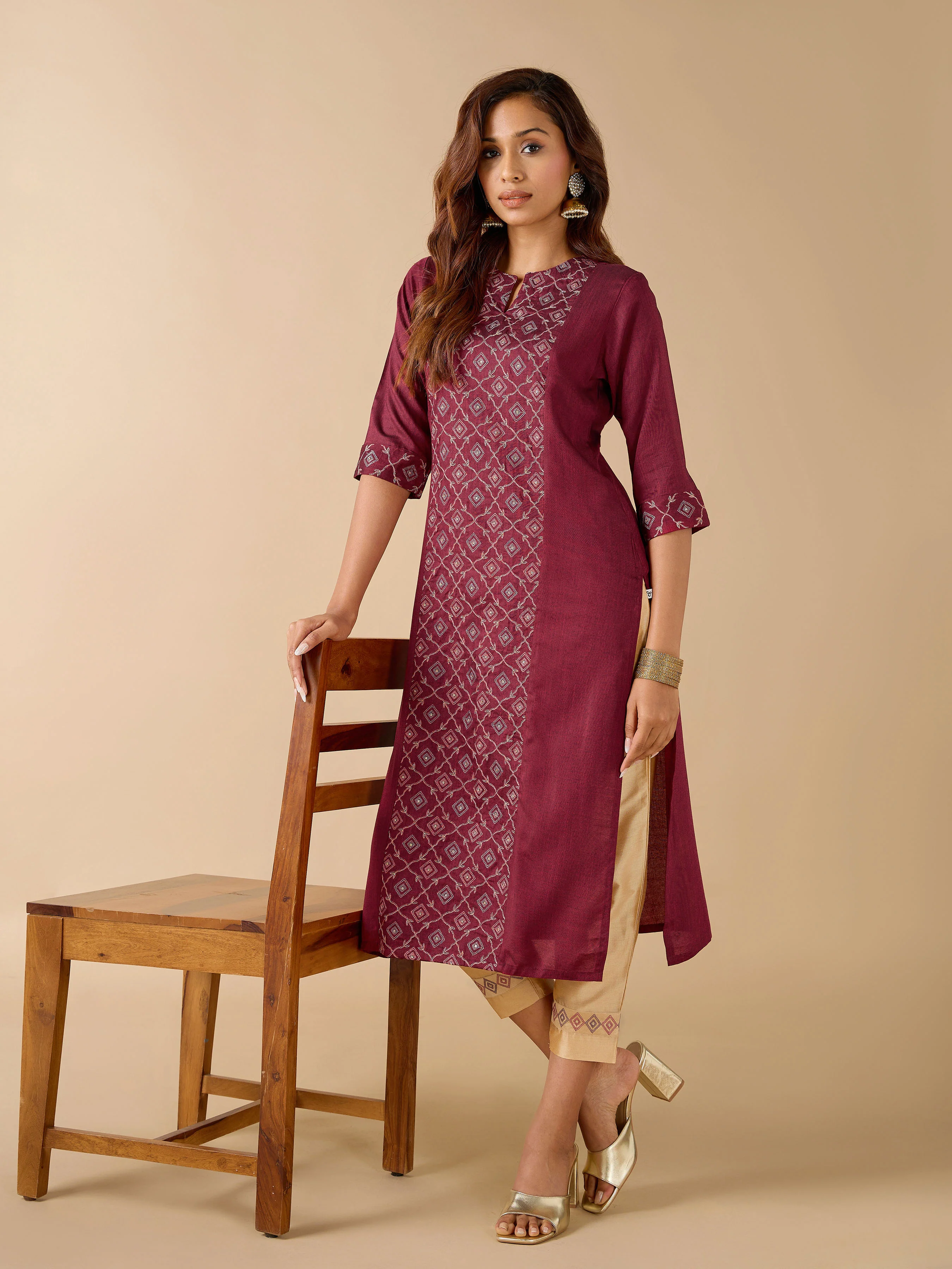 Magenta Viscose Plain Kurti & Bottom Set With Sequins Work - Image 3