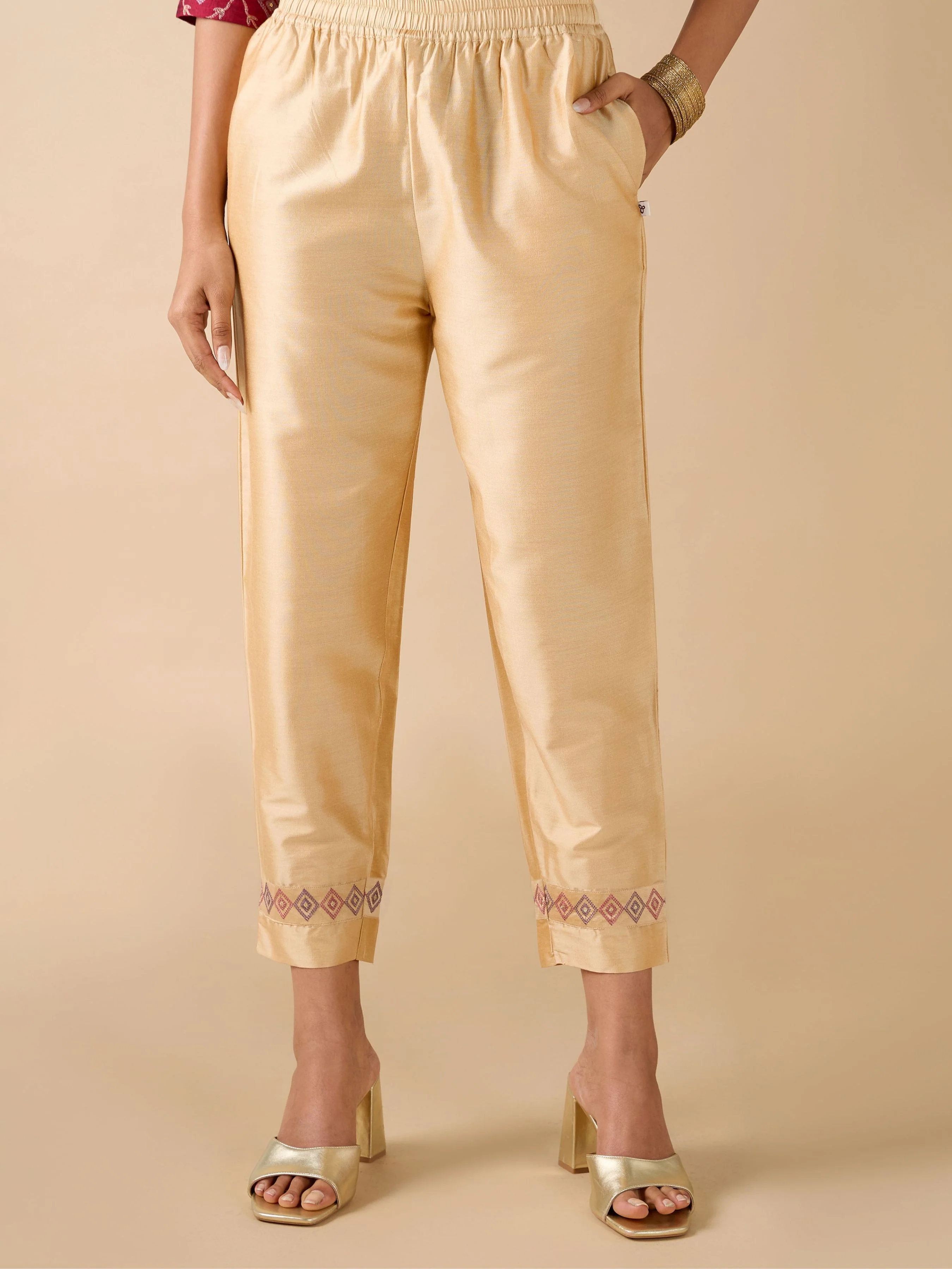 Magenta Viscose Plain Kurti & Bottom Set With Sequins Work - Image 6