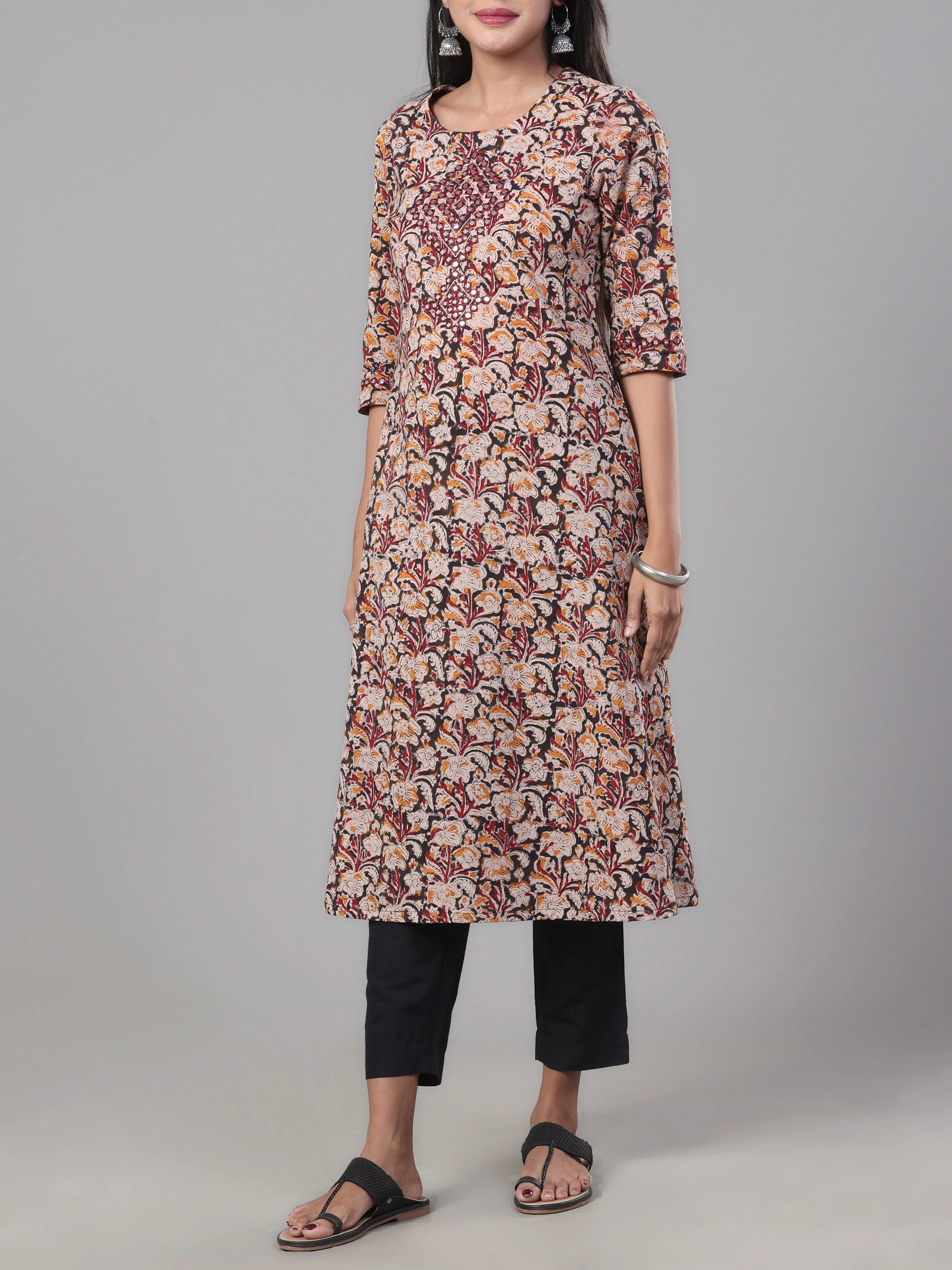 Maroon And Black Pure Cotton Printed Kurti With Mirror Work - Image 3