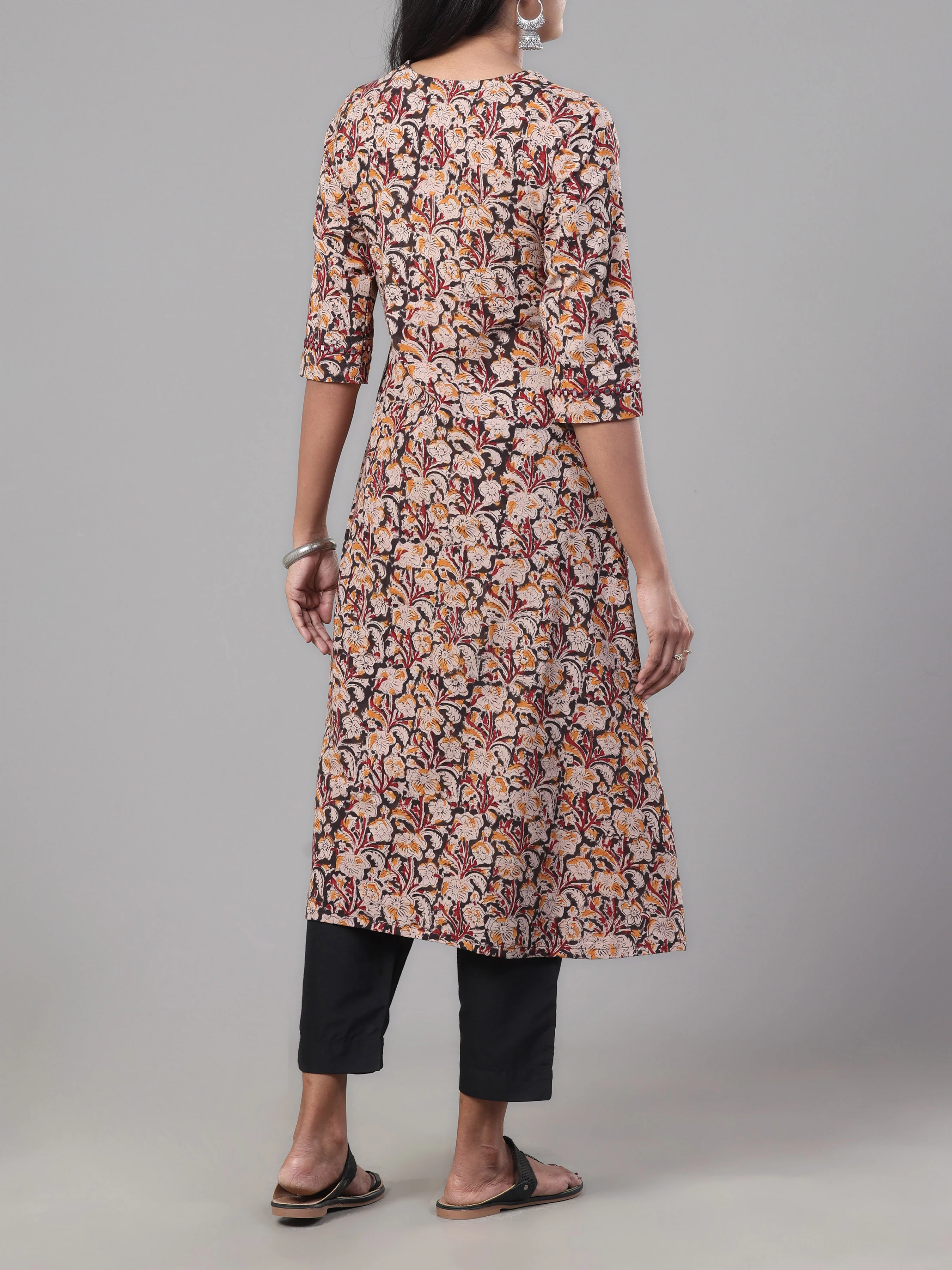 Maroon And Black Pure Cotton Printed Kurti With Mirror Work - Image 5