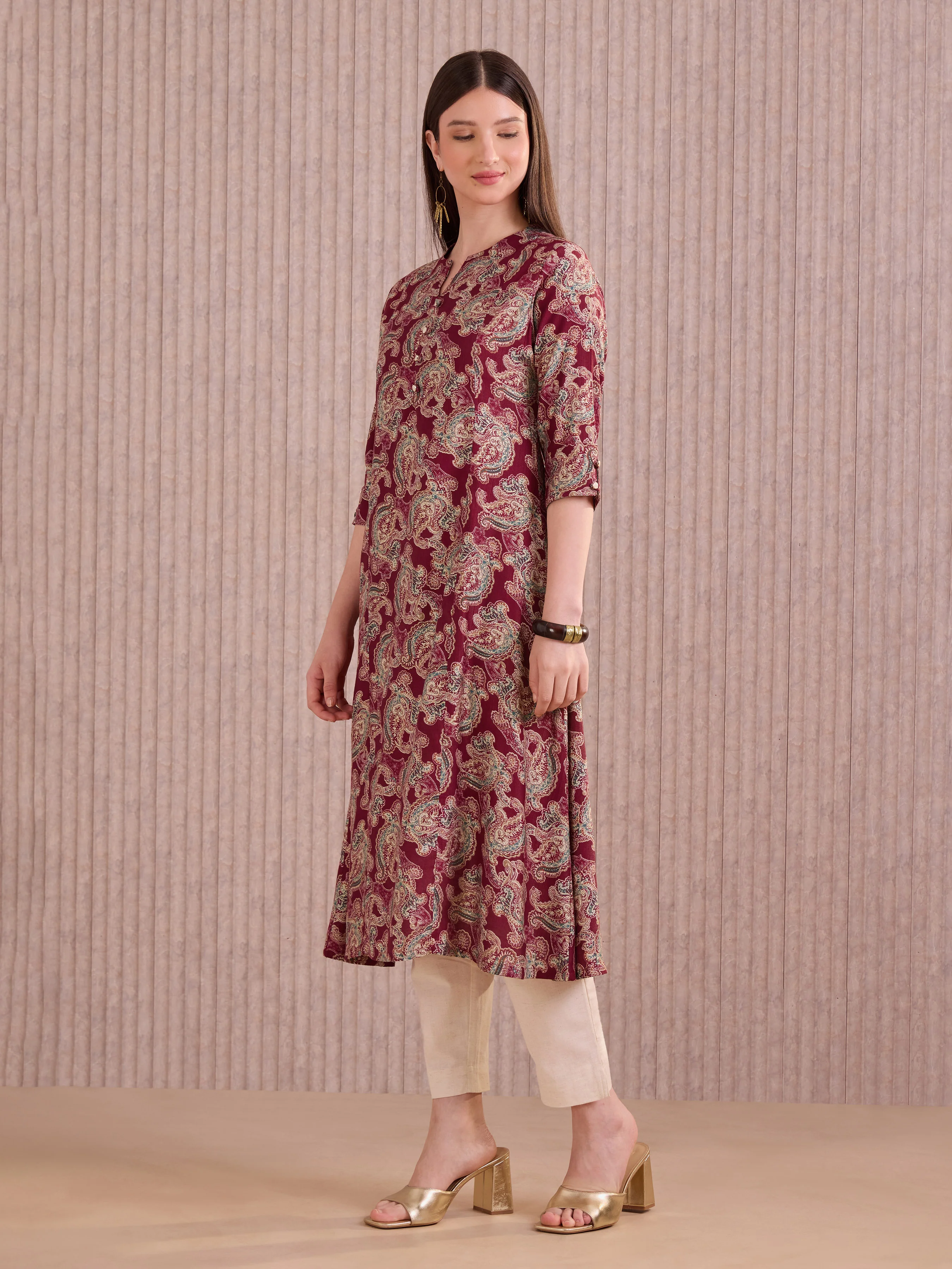 Maroon Viscose Blend Printed Kurti - Image 3