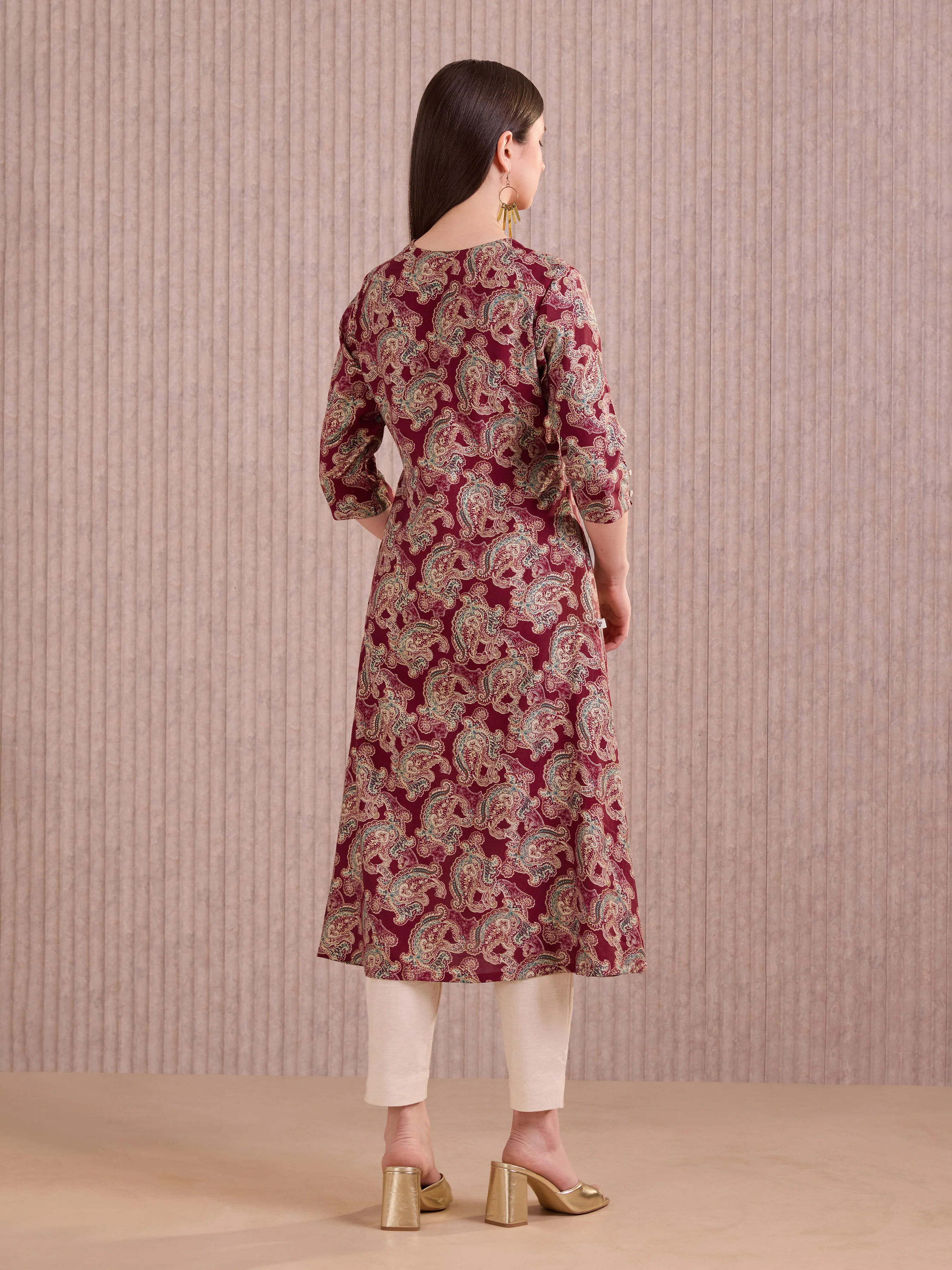 Maroon Viscose Blend Printed Kurti - Image 5