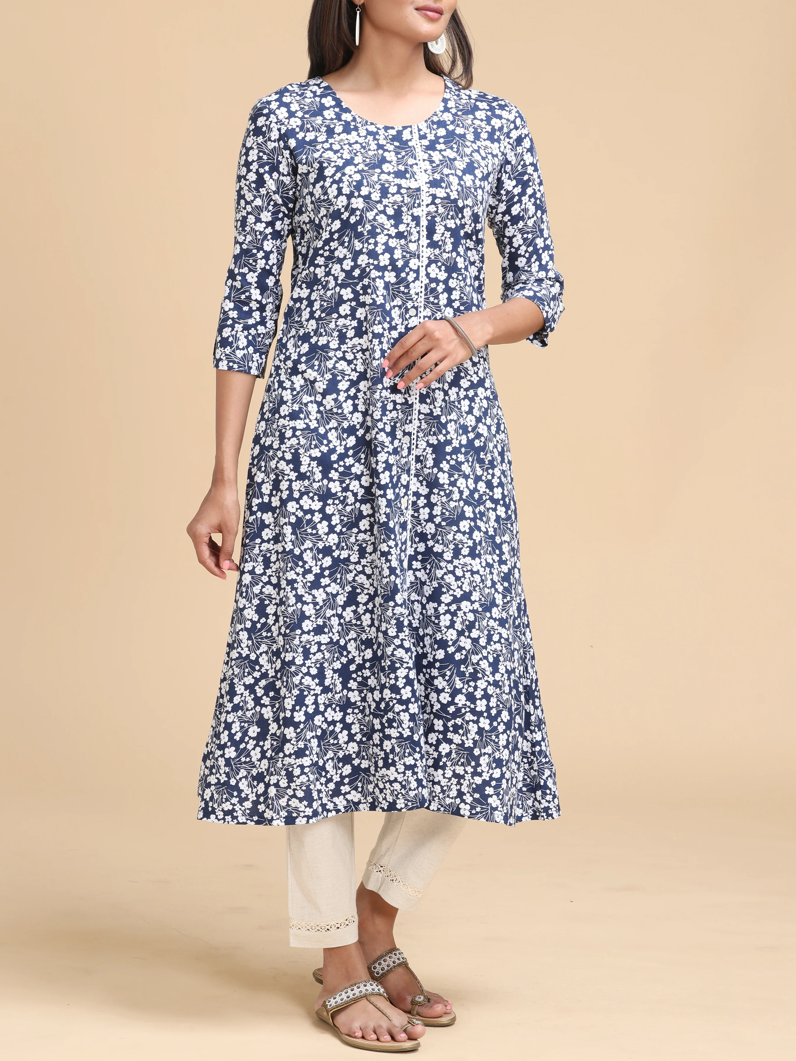 Midnight Blue Viscose Slub Kurti With Floral Print - Image 4
