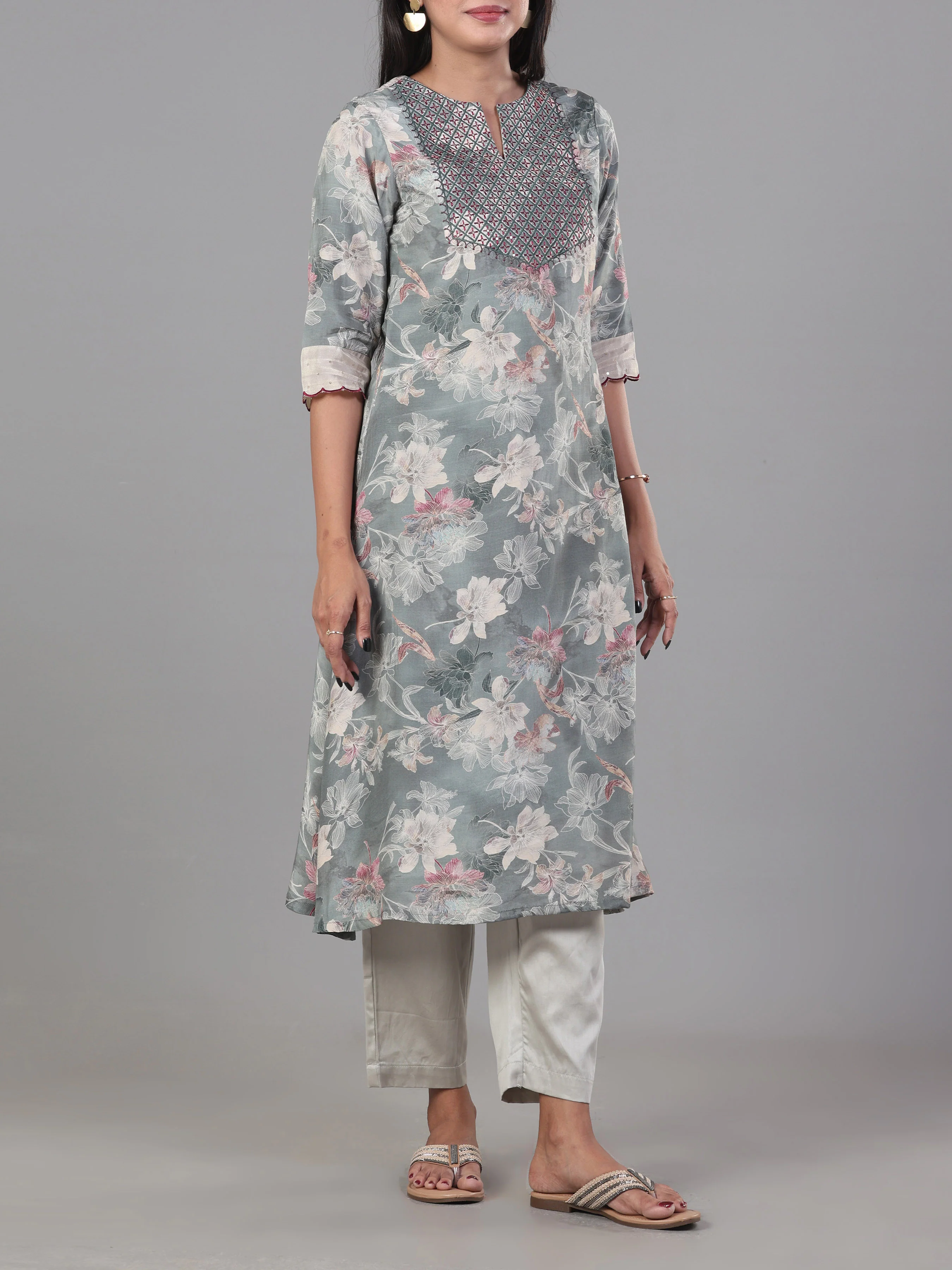 Multi Colour Muslin Printed Kurti With Embroidery And Matching Bottom - Image 4