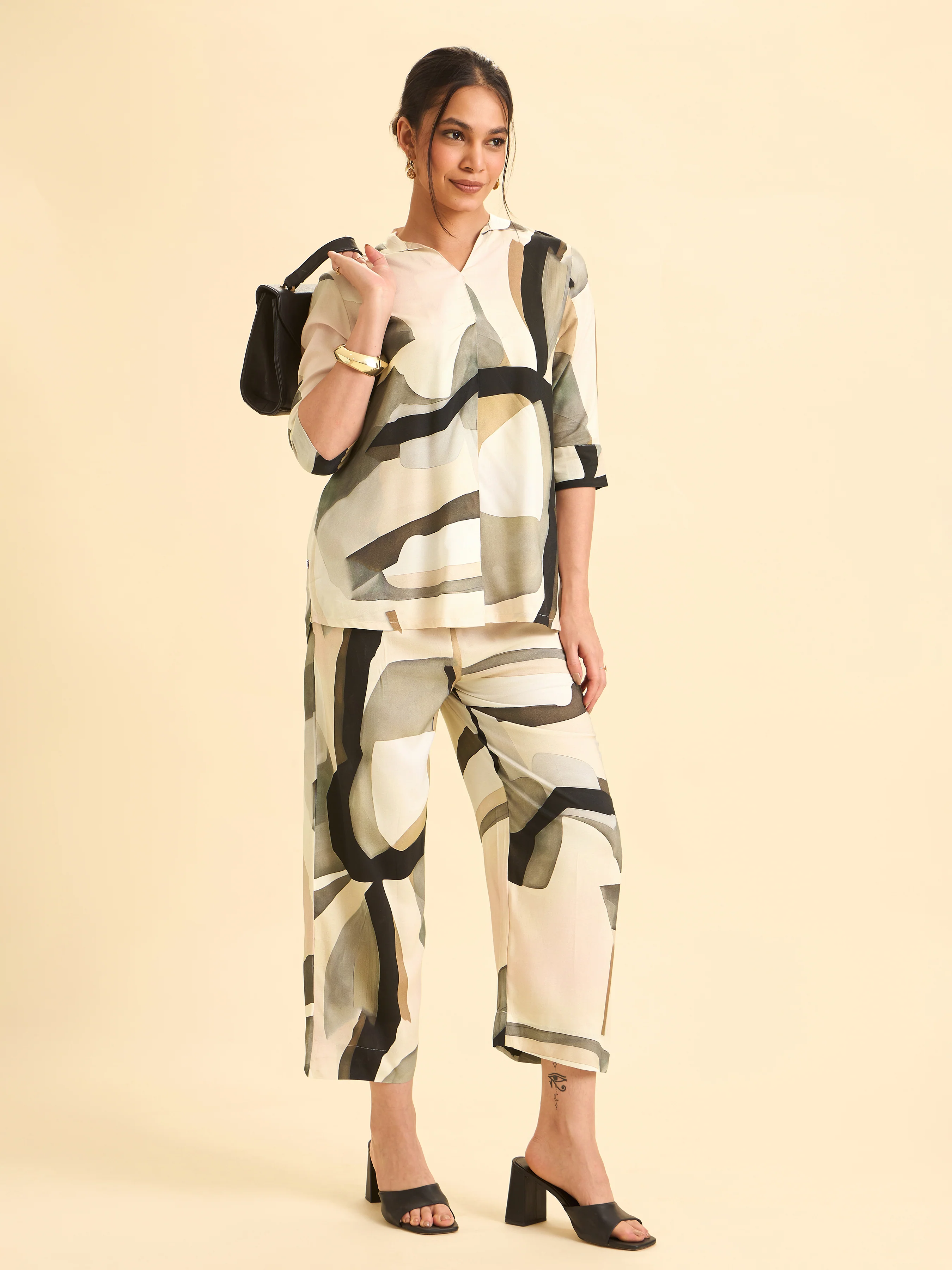 Multi Colour Viscose Printed Tunic With Parallel pant - Image 3