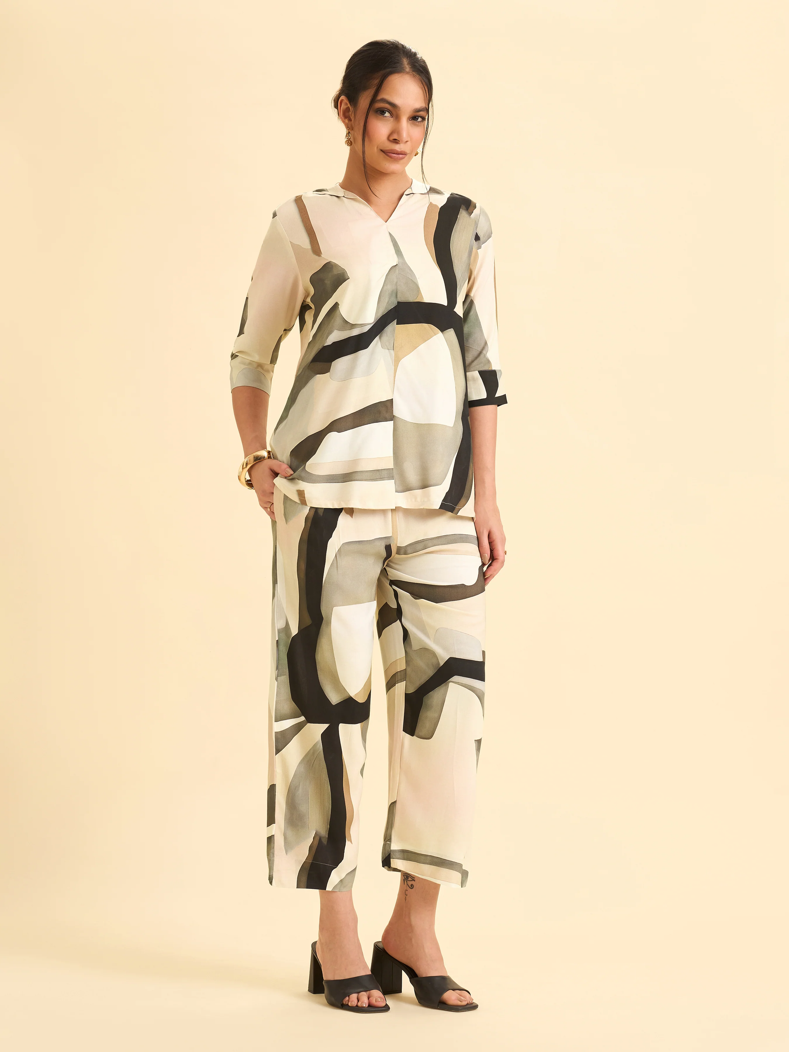 Multi Colour Viscose Printed Tunic With Parallel pant - Image 5