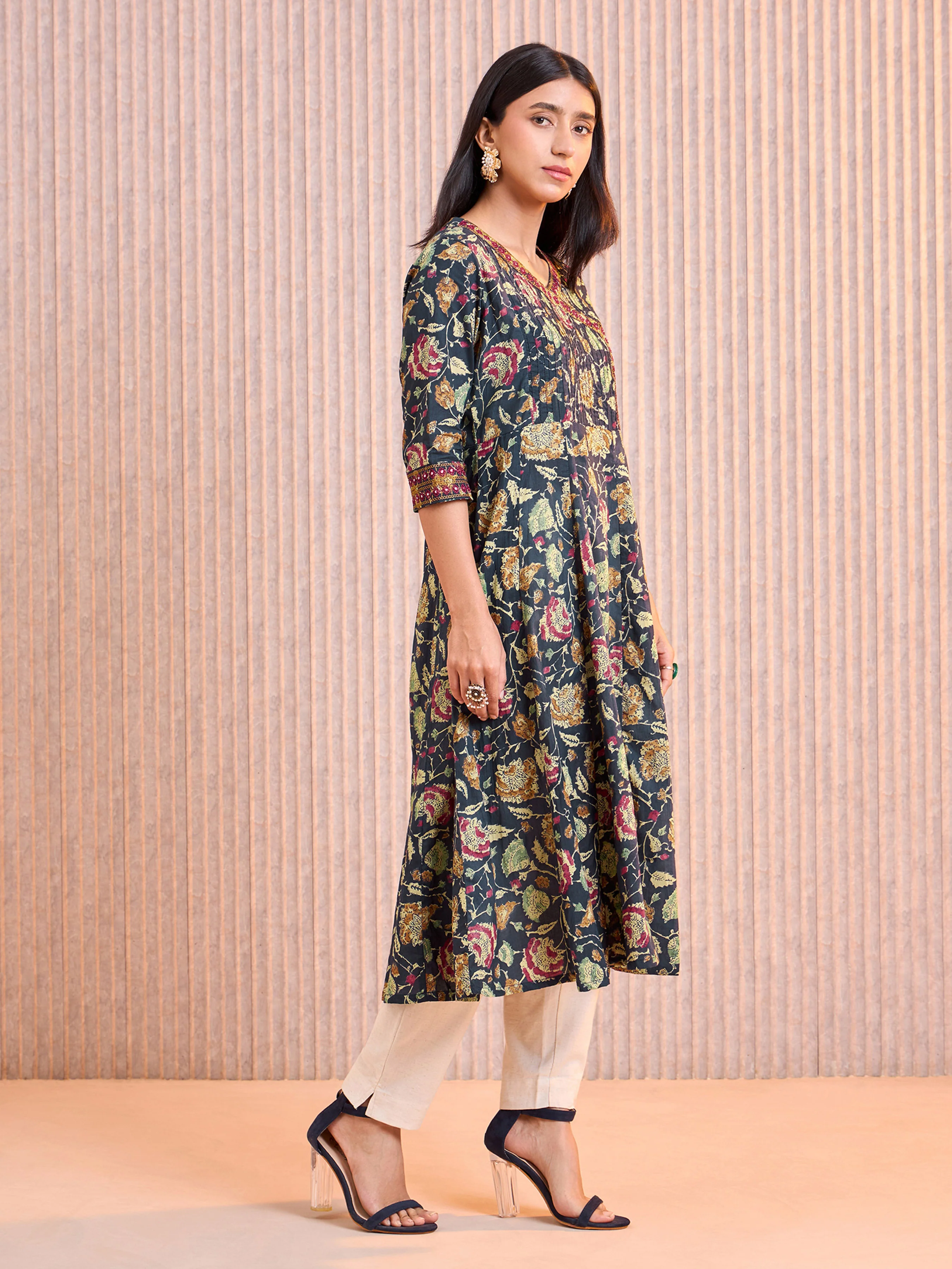 Navy Blue Pure Cotton Printed Kurti With Mirror Work - Image 4