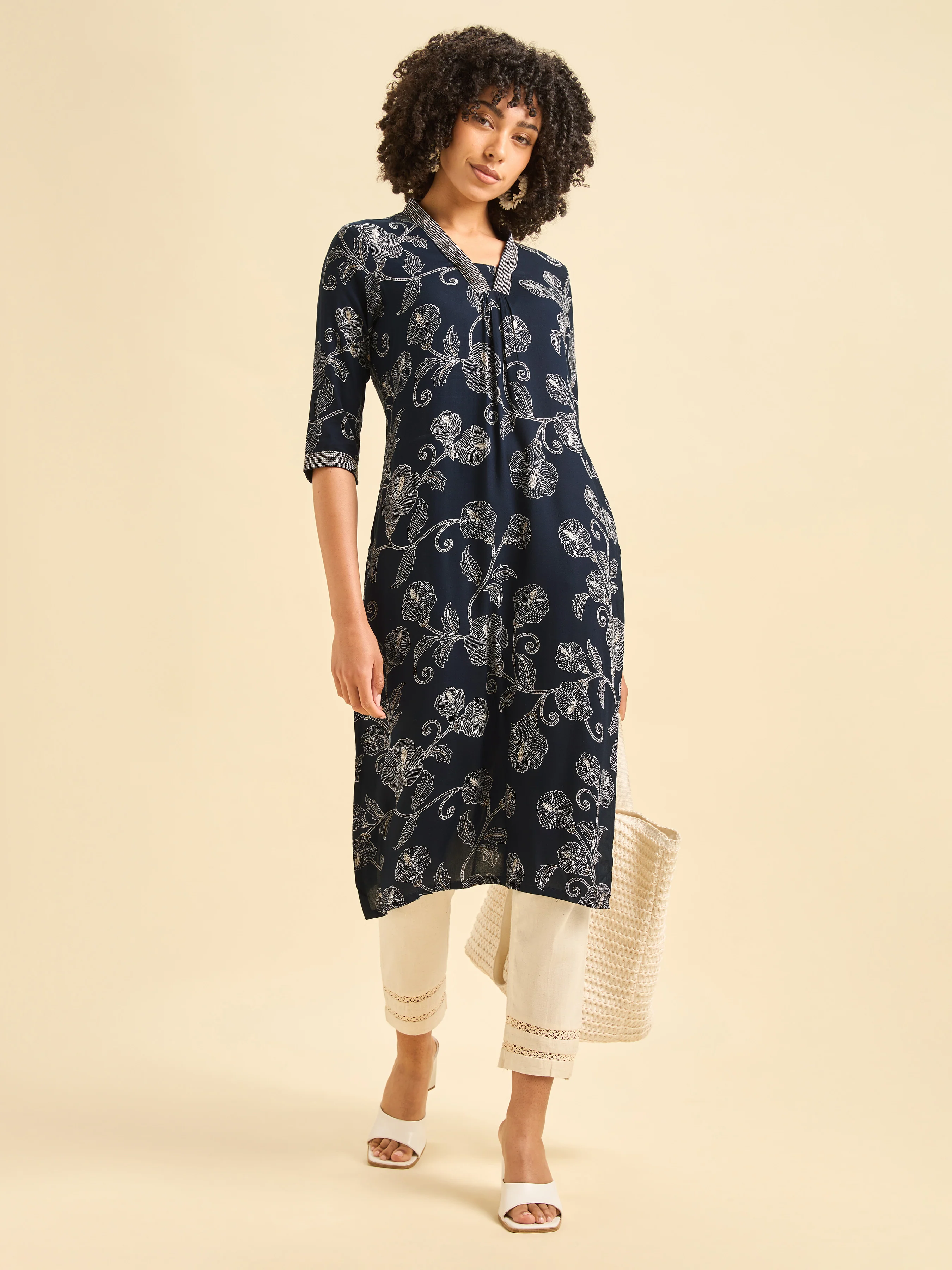 Navy Blue Viscose Slit Printed Kurti With Embroidery - Image 5