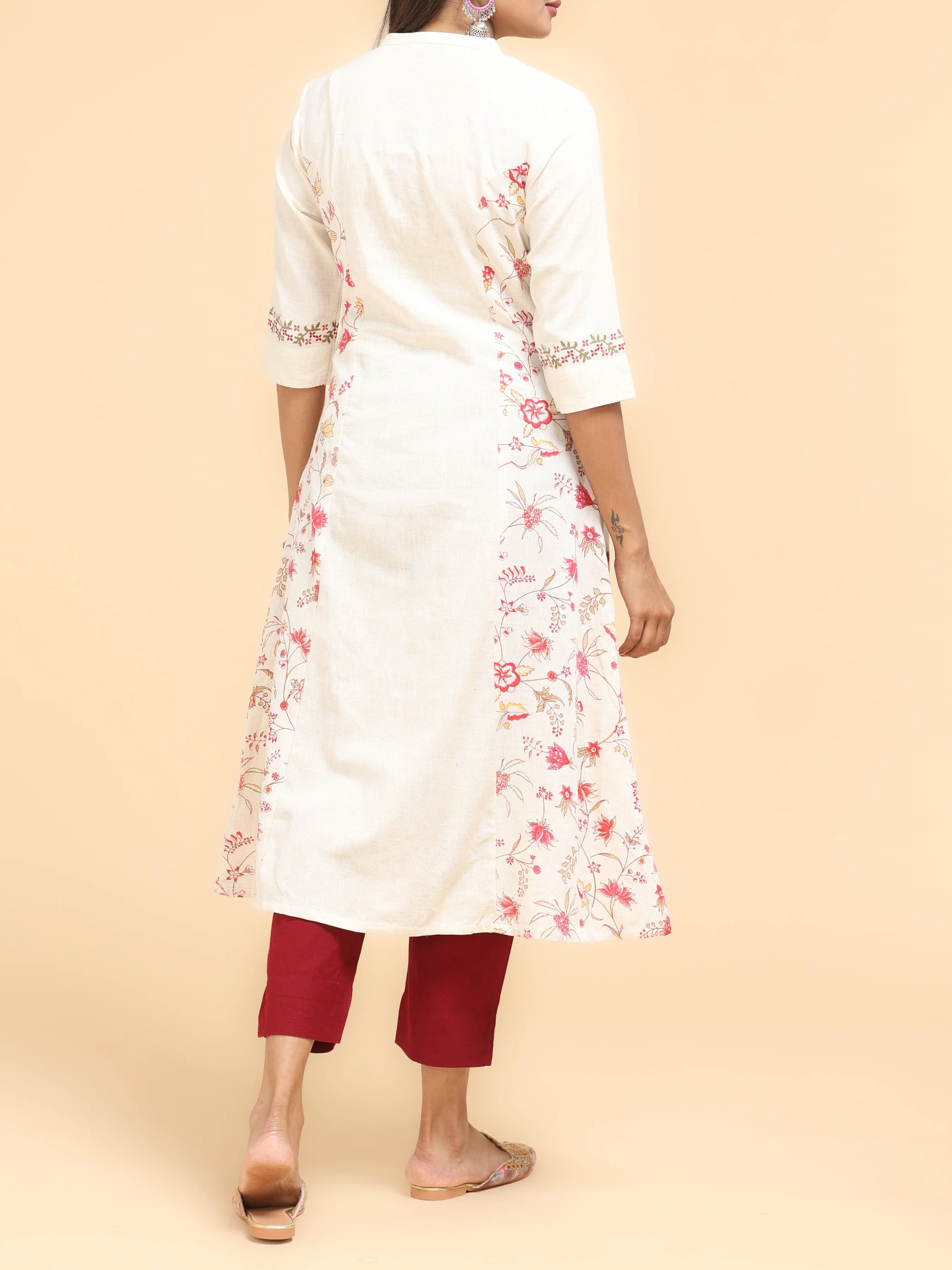 Off White Cotton Flax Printed Kurti With Pannel Cut - Image 5