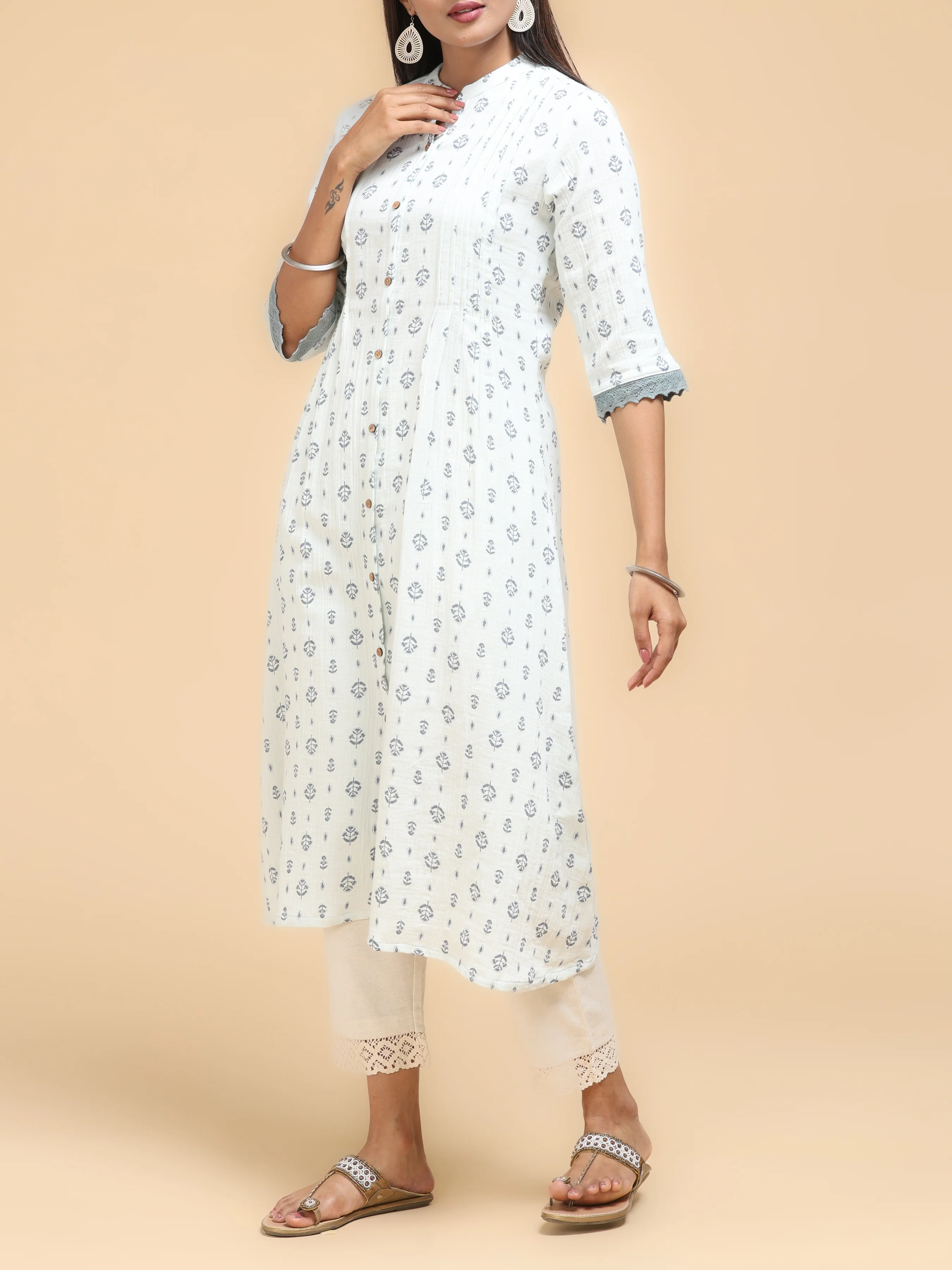 Off White Cotton Printed Kurti With Lace Detailing - Image 4