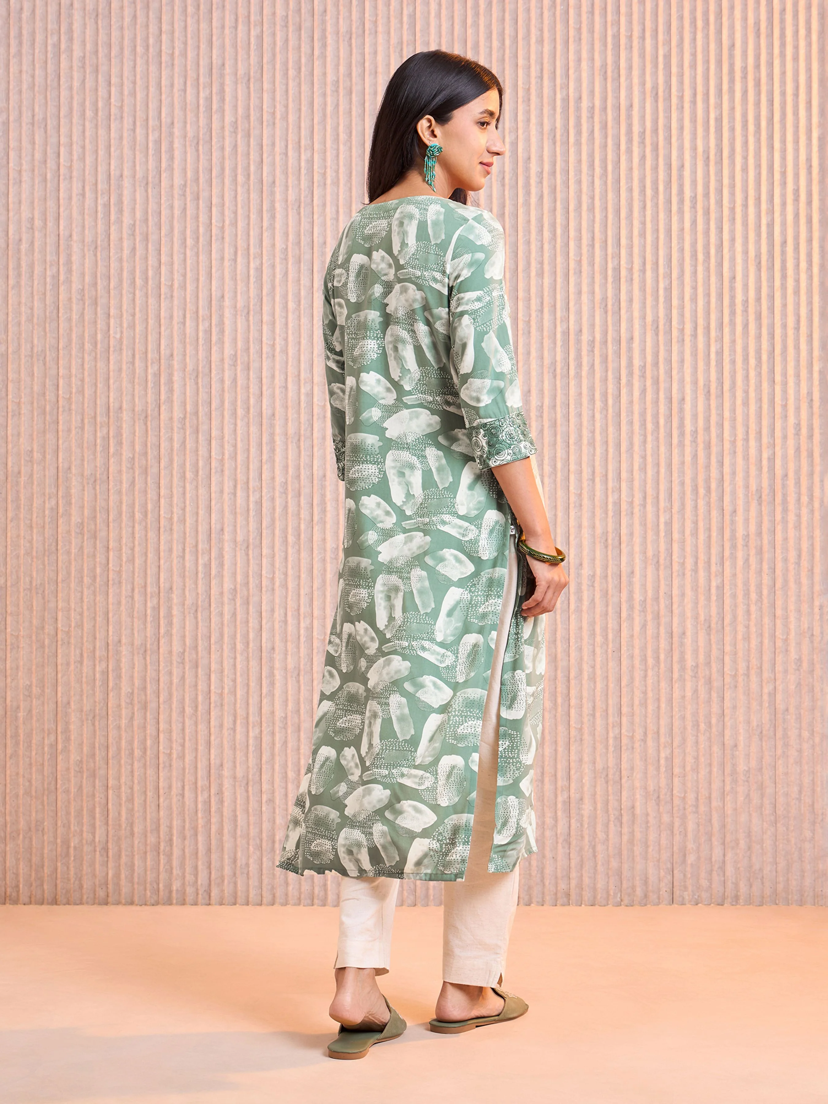 Olive Green Viscose Printed Kurti With Running Stitch Embroidery - Image 5