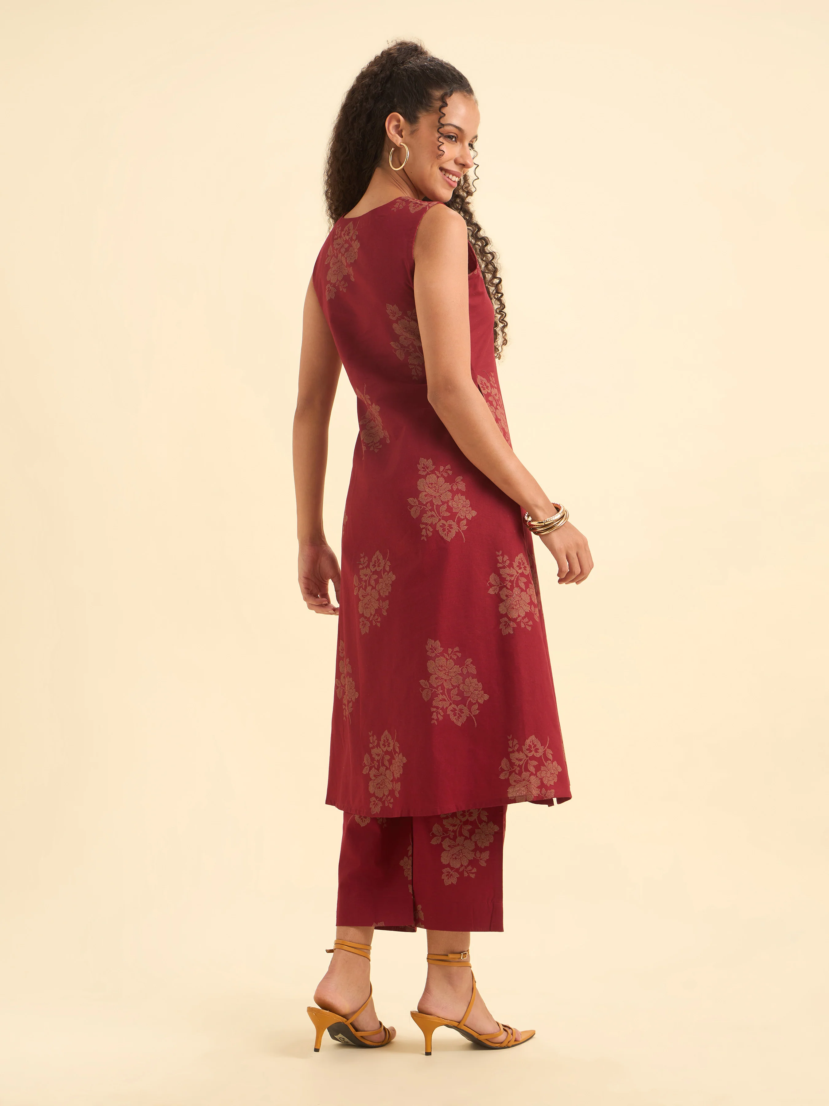 Red Colour Cotton Flax Printed Flared Kurti With Bottom - Image 6