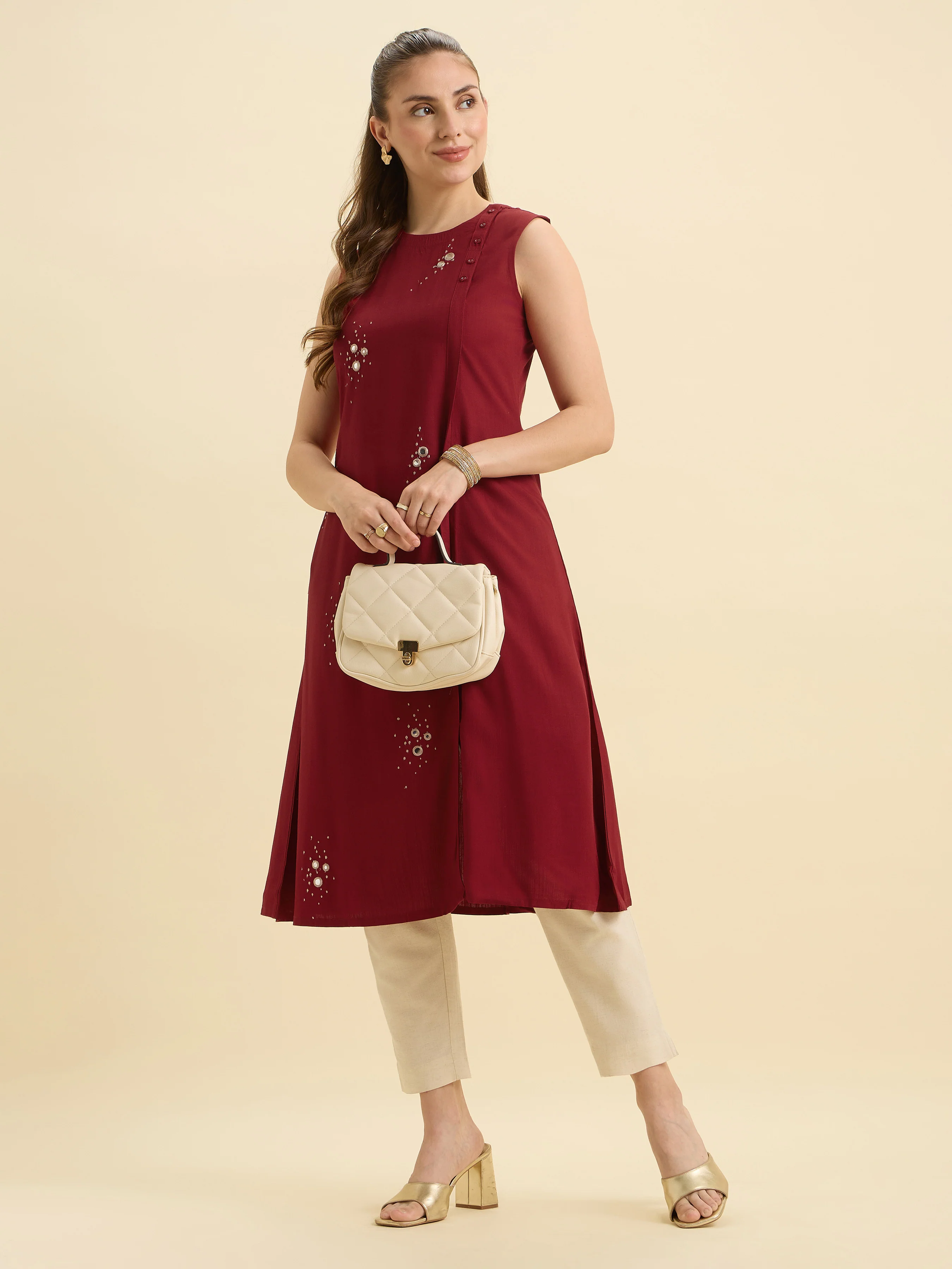 Red Viscose Slub Kurti With Side Placket And Mirror Embroidery - Image 3