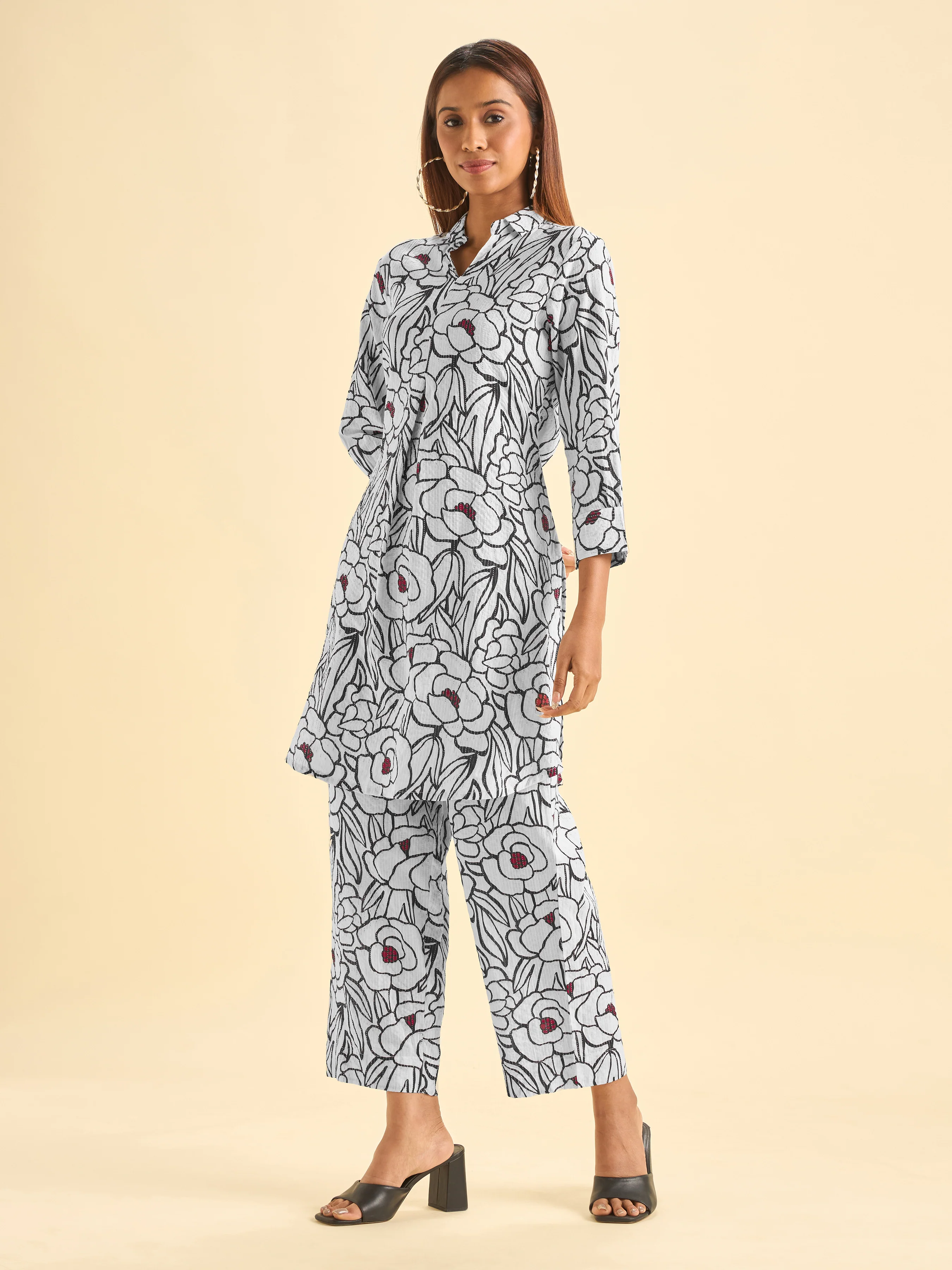 White And Black Pure Cotton Katha Printed Kurti Set With Curved Hem - Image 5