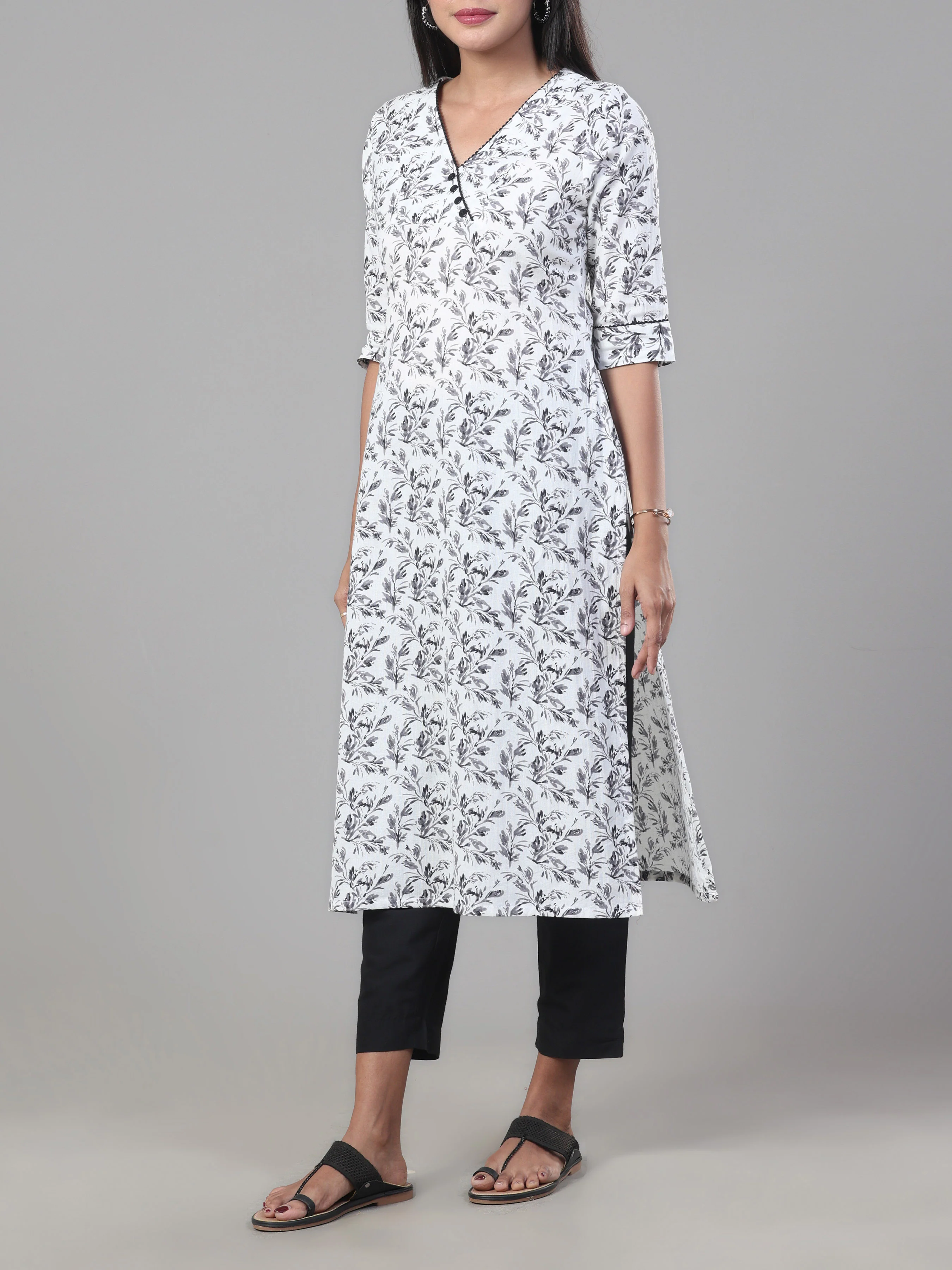 White Cotton Flax Printed Kurti With Lace Detailing - Image 3