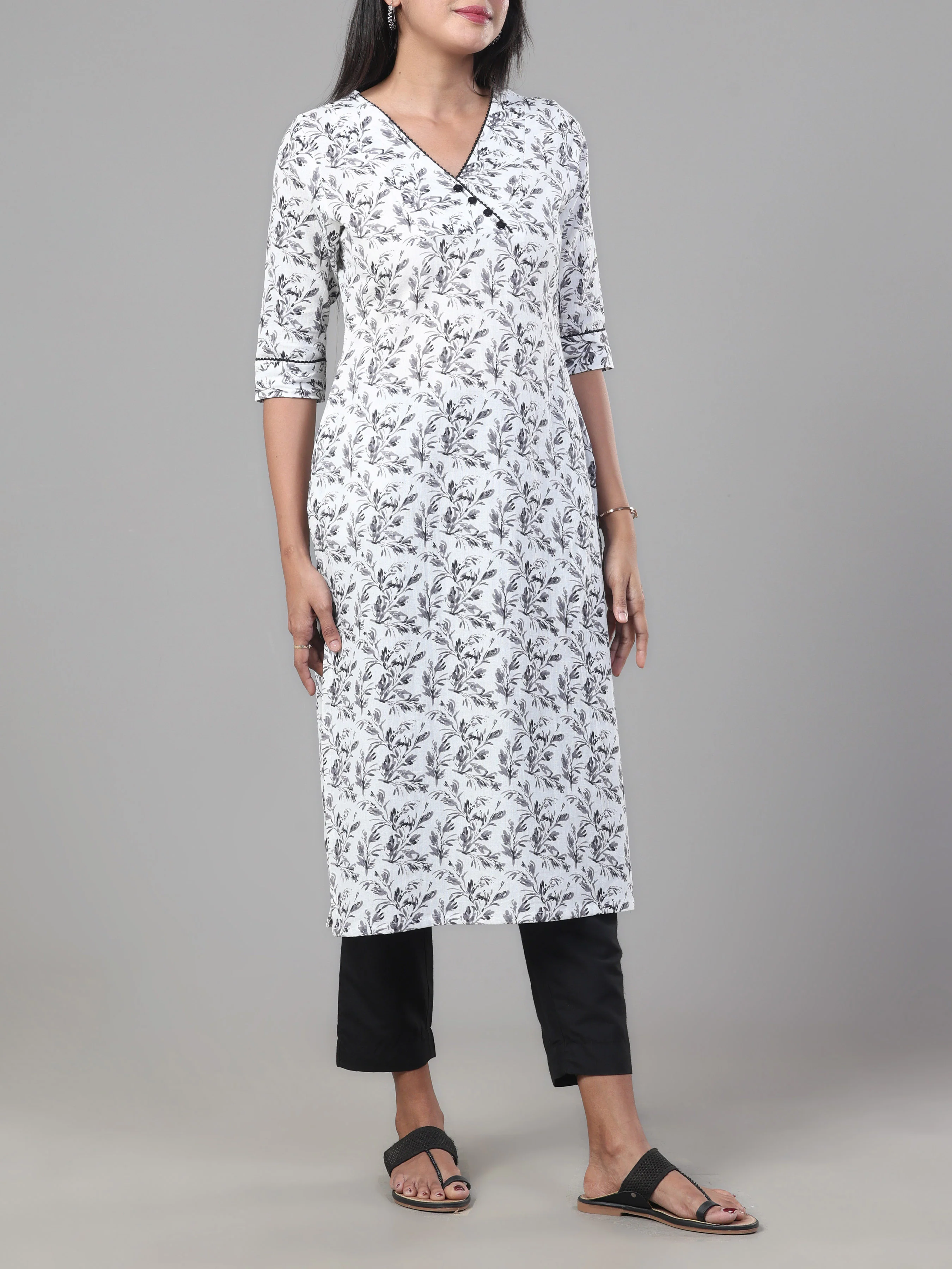 White Cotton Flax Printed Kurti With Lace Detailing - Image 4
