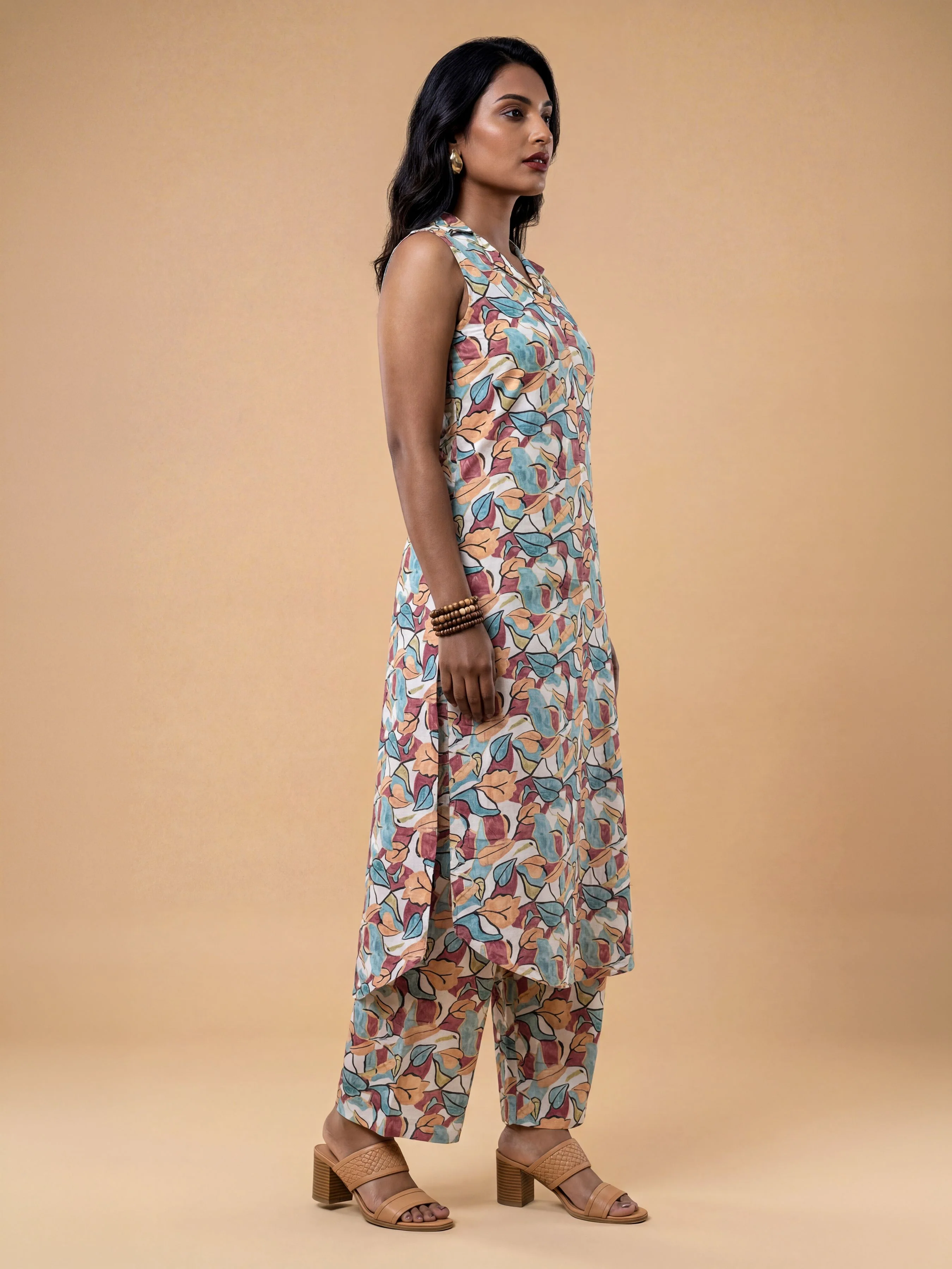 White Multi Colour Cotton Printed Kurti Set With Bottom - Image 5